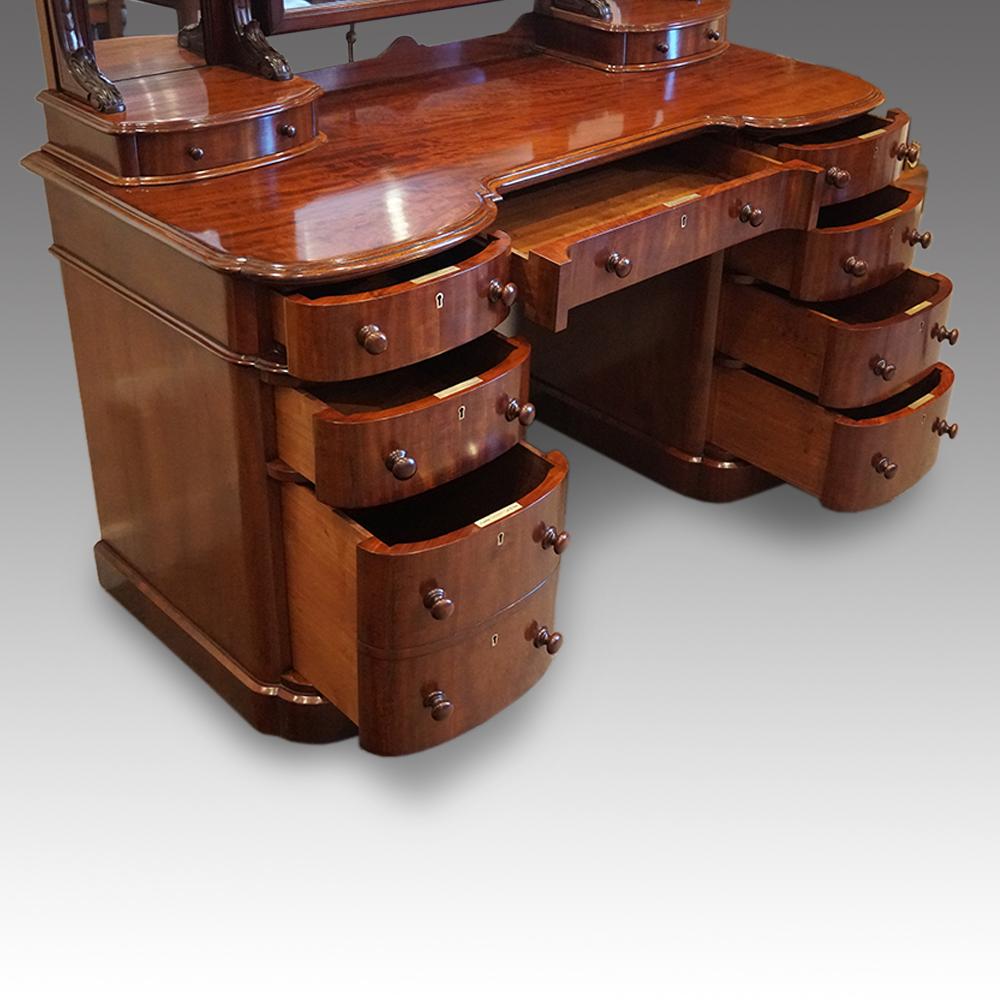 English Mansion House Victorian Mahogany Dressing Table, circa 1865 3