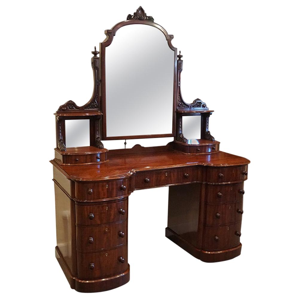 English Mansion House Victorian Mahogany Dressing Table, circa 1865