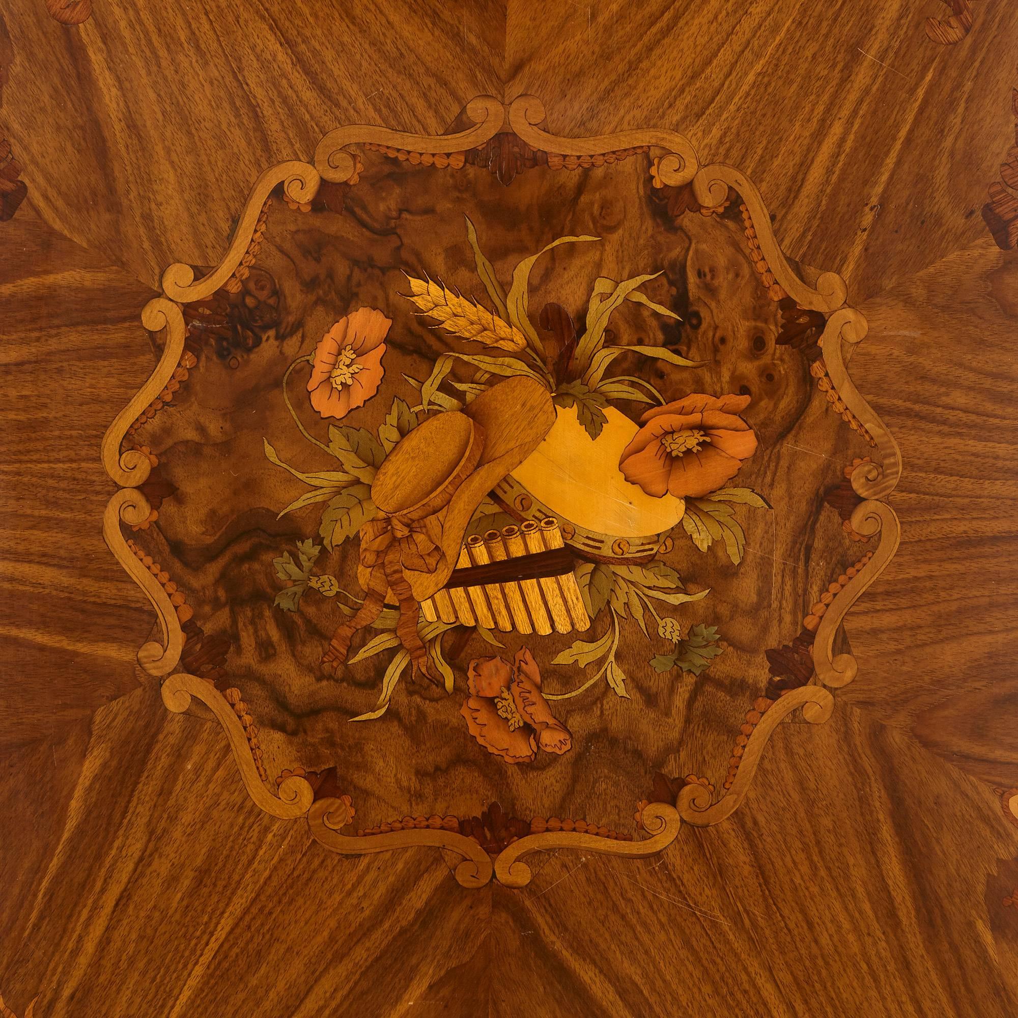 Victorian English Marquetry Round Centre Table, 19th Century