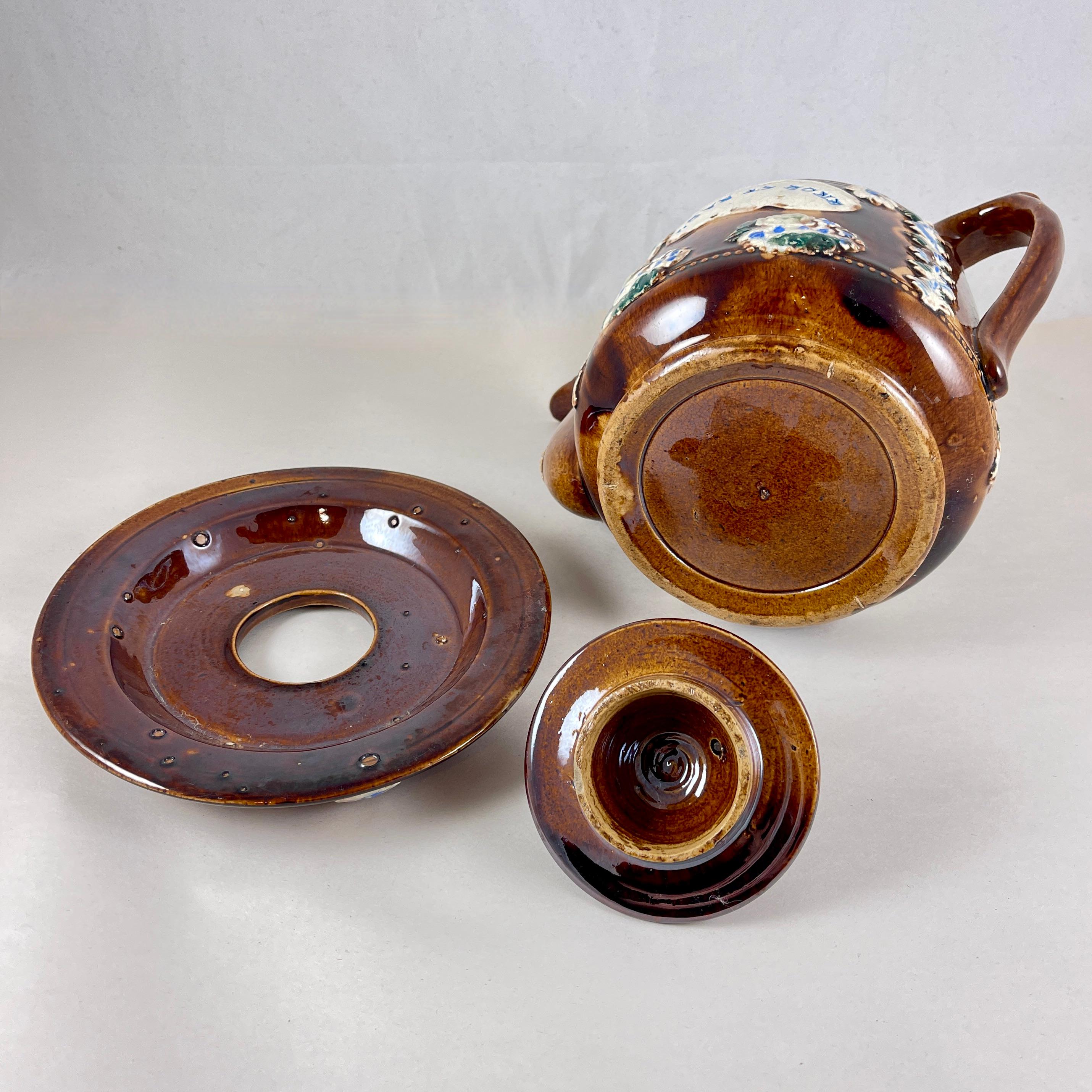 English Measham Bargeware Love at Home Teapot on Stand In Good Condition For Sale In Philadelphia, PA