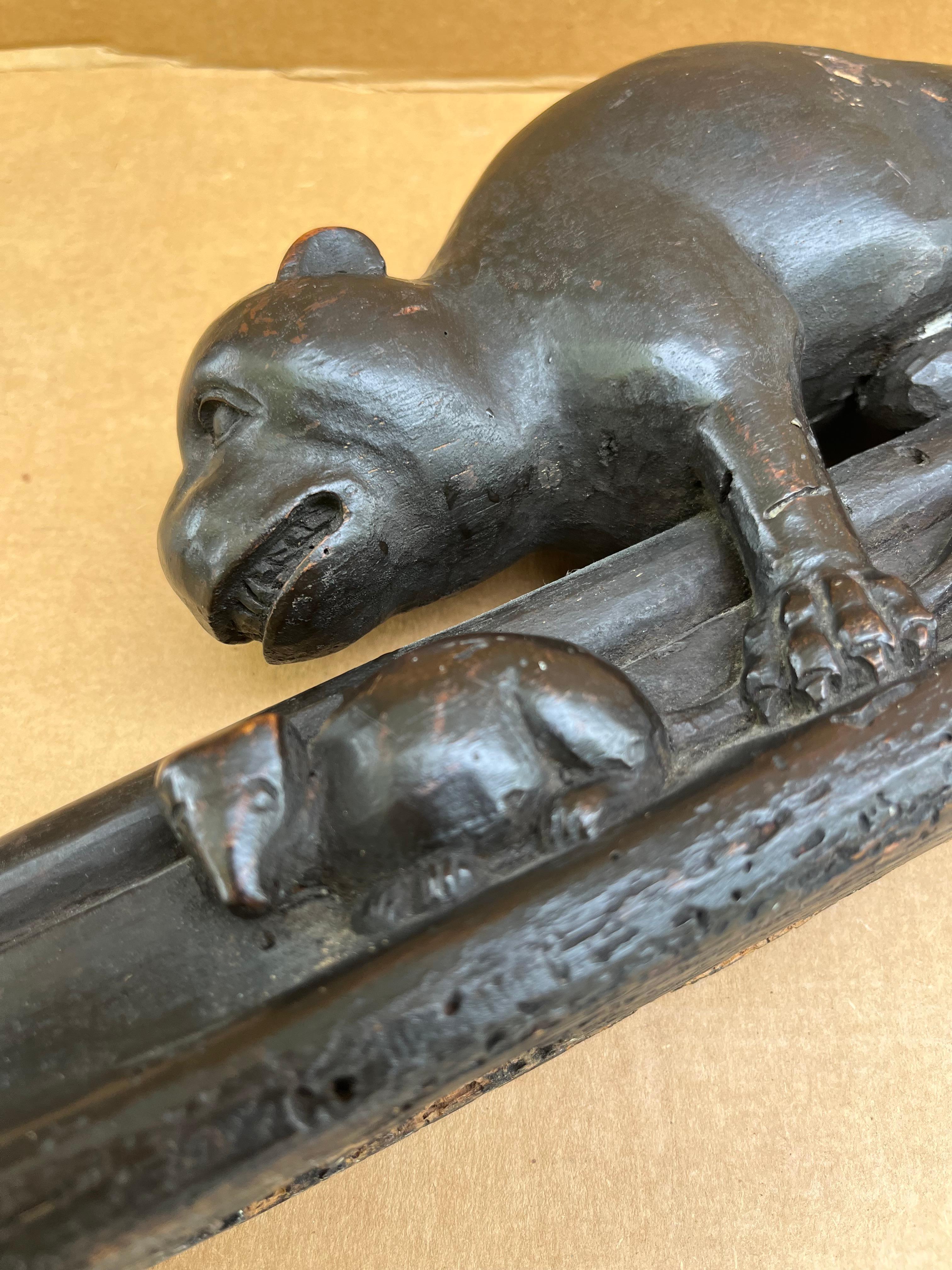 Rarissima scultura medievale inglese di animali su un banco della chiesa in vendita 11