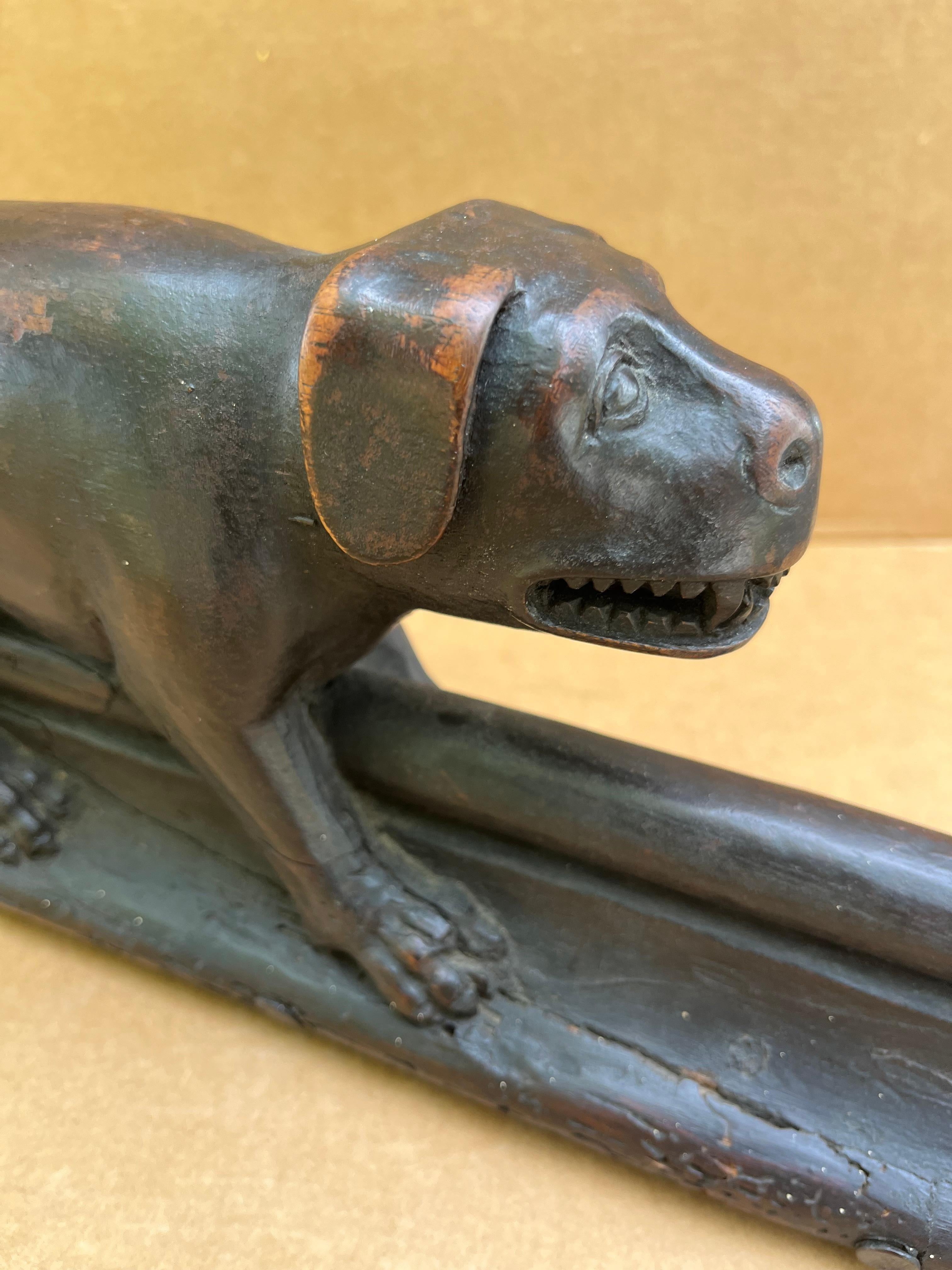 Intagliato a mano Rarissima scultura medievale inglese di animali su un banco della chiesa in vendita
