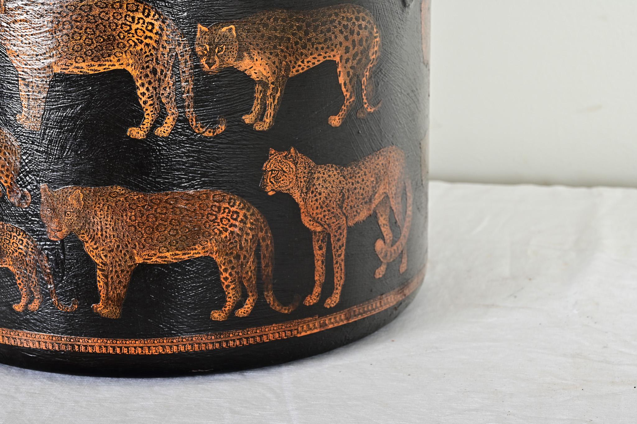 Englischer Metallkübel aus Metall mit großem Katzendecoupage 1