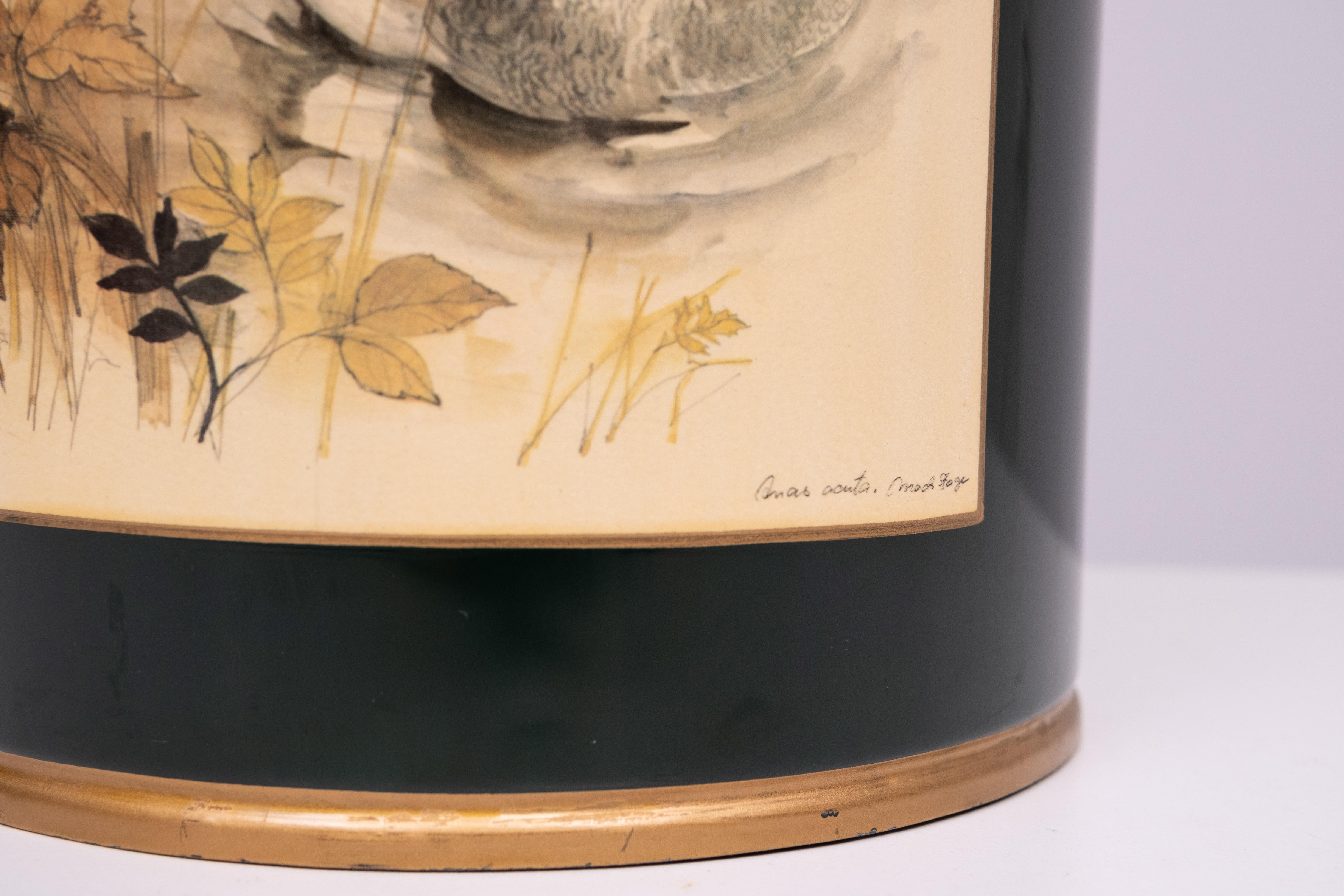 English Metal Waste Basked Bird lithograph  1960s In Good Condition For Sale In Den Haag, NL