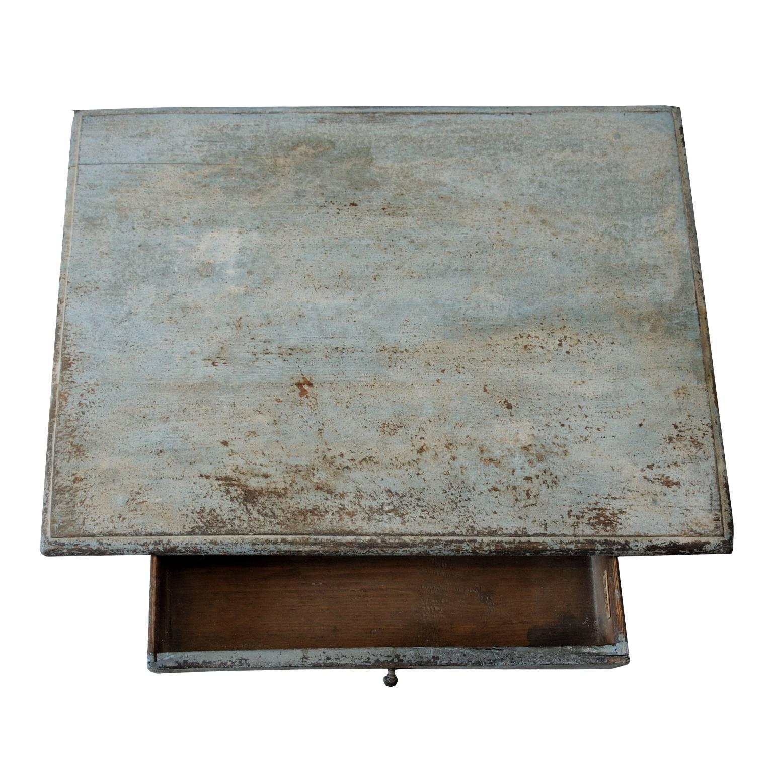 English Mid-18th Century George II Painted Side Table, circa 1740 In Good Condition For Sale In Tetbury, Gloucestershire