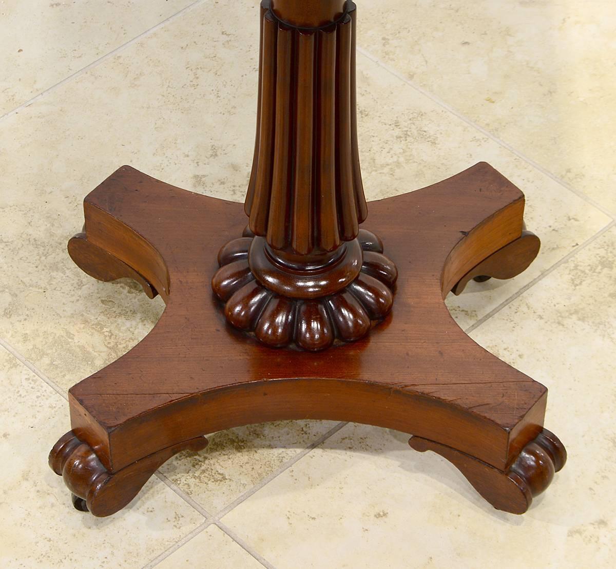 English Mid-19th Century William IV Mahogany Pedestal Table with Frieze Drawer In Good Condition In Ft. Lauderdale, FL