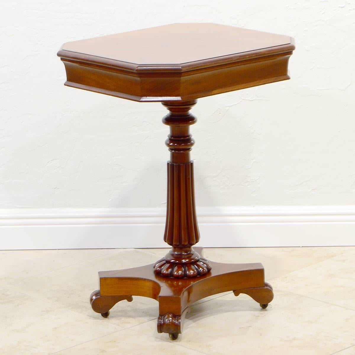 English Mid-19th Century William IV Mahogany Pedestal Table with Frieze Drawer 1
