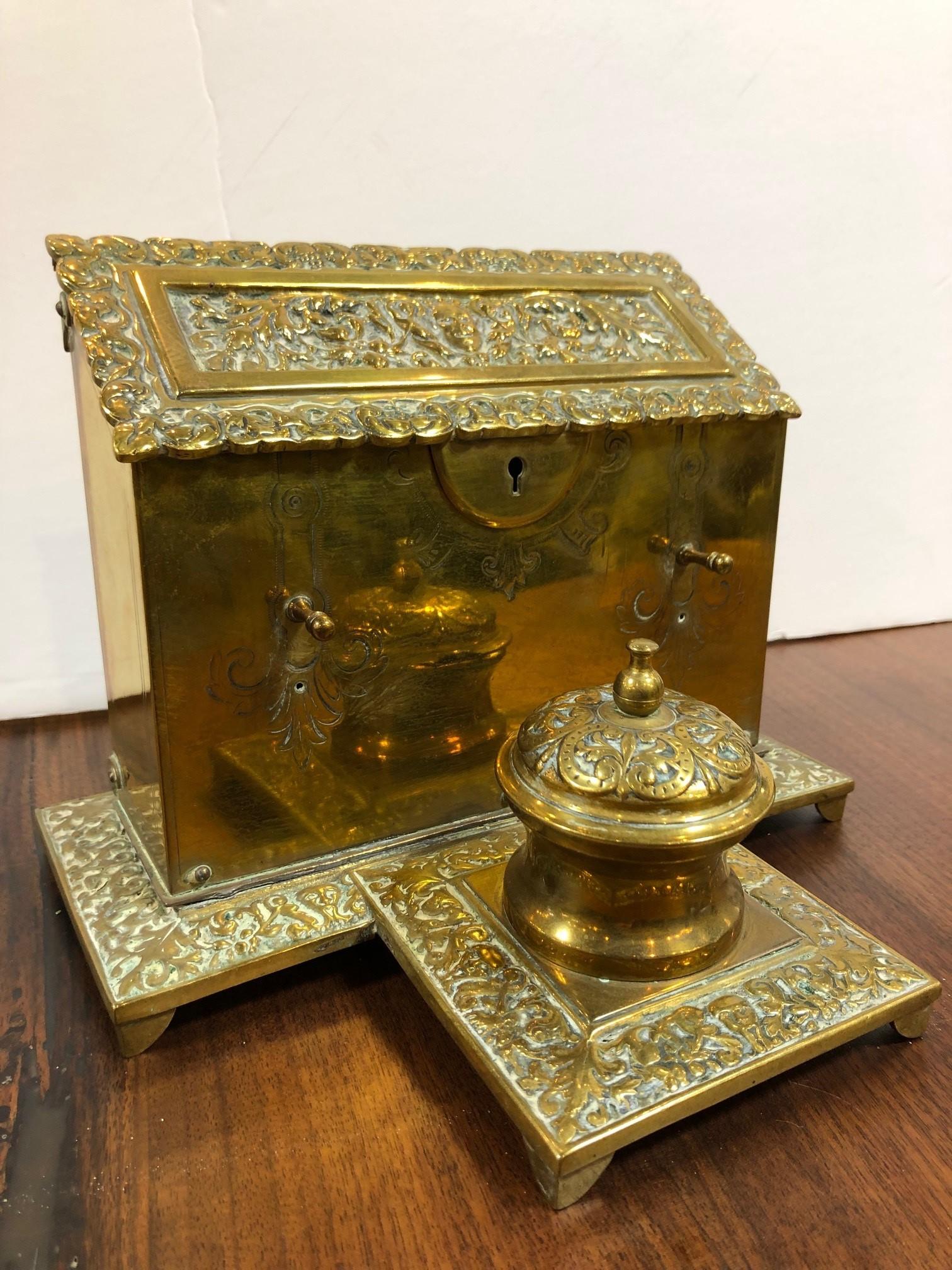 English Mid-19th Century Brass Stationary Box with Inkwell For Sale 6