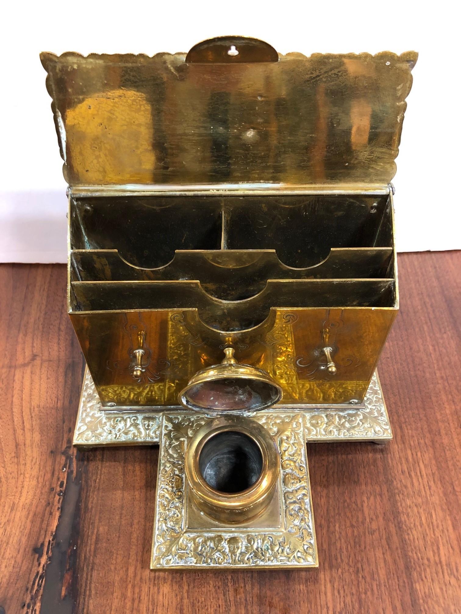 English Mid-19th Century Brass Stationary Box with Inkwell In Good Condition For Sale In Stamford, CT