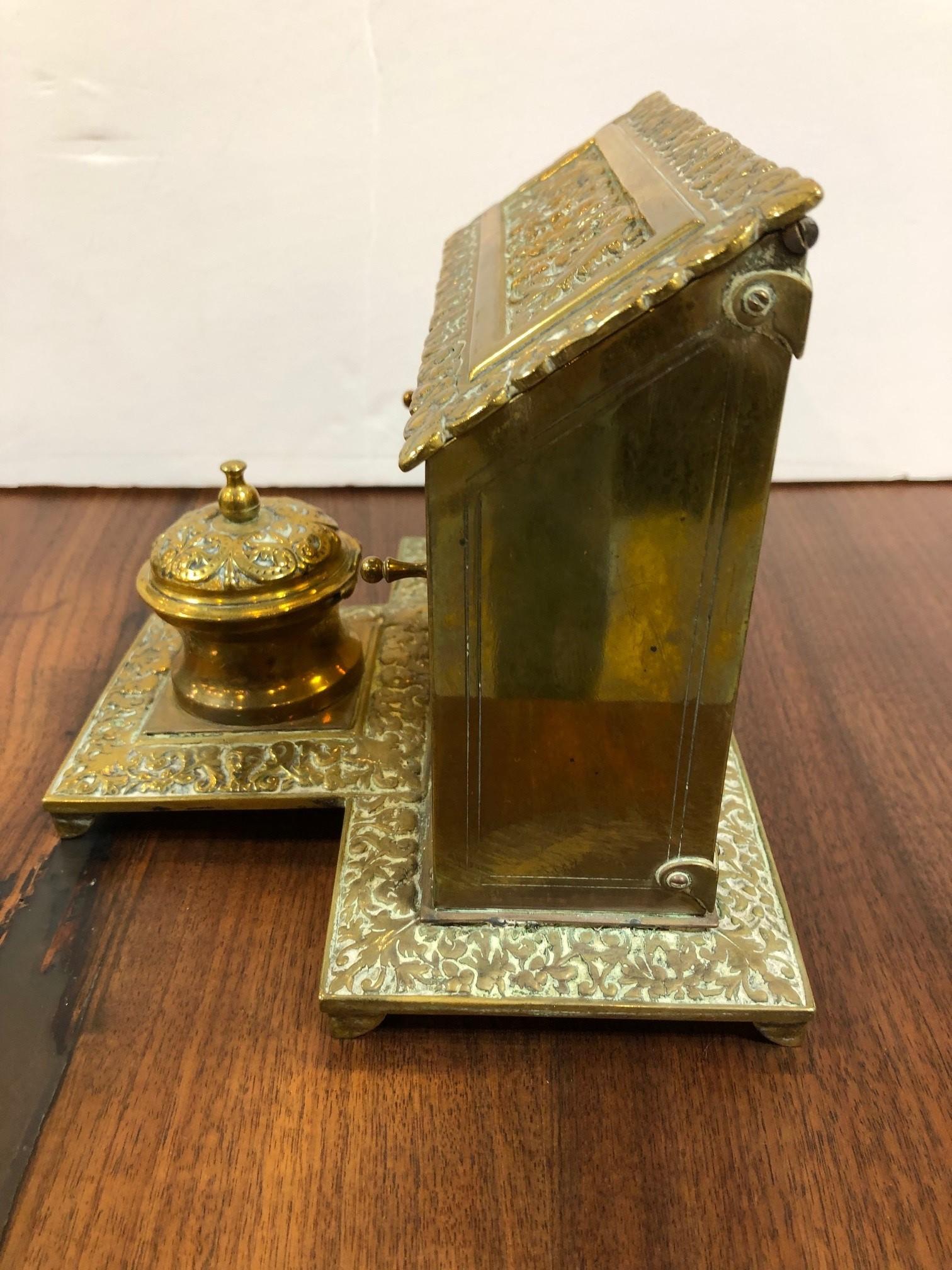 English Mid-19th Century Brass Stationary Box with Inkwell For Sale 4