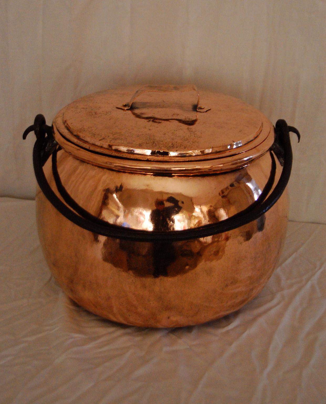 English William IV copper large round cauldron and lid. This bellied cauldron is 14