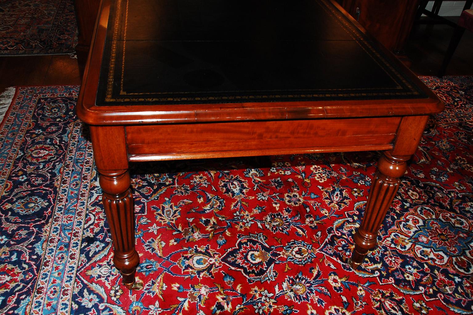 English Mid 19th Century Executive Writing Table, Reeded Legs Black Leather Top In Good Condition In Wells, ME