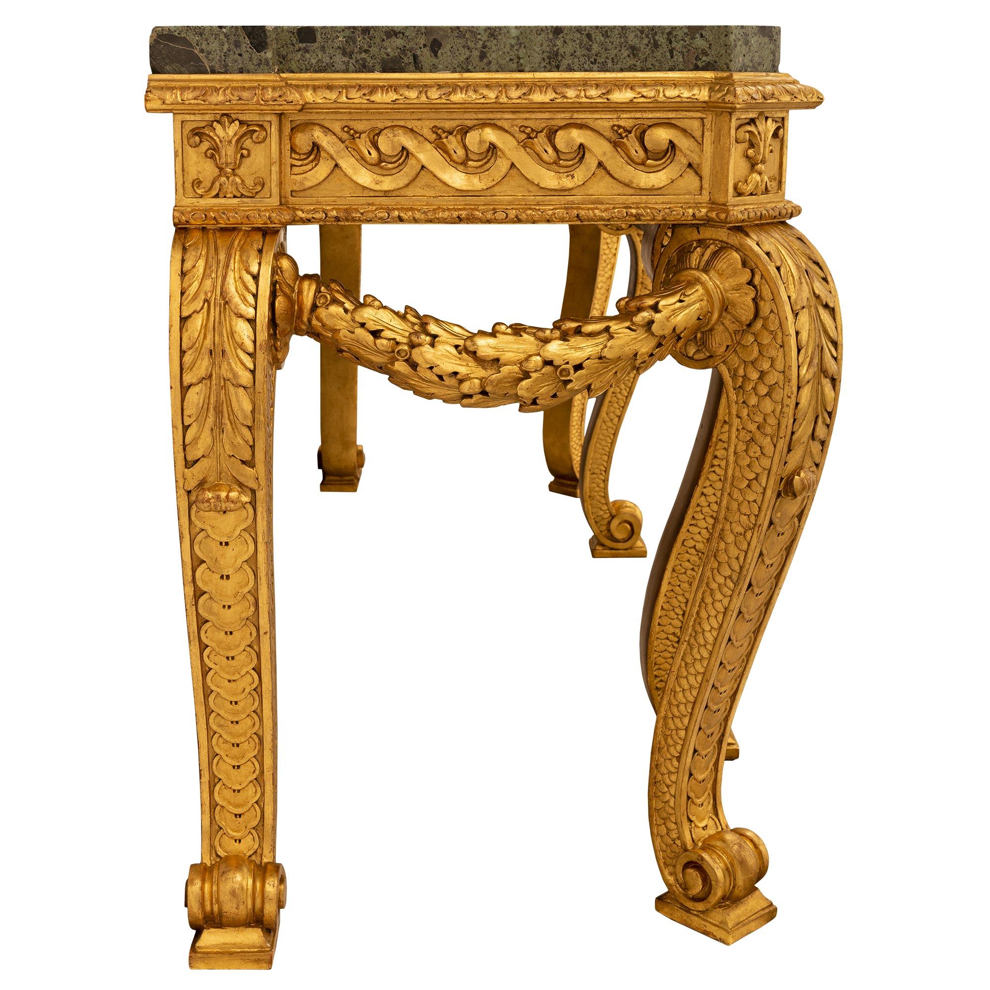 XIXe siècle Console en bois doré et marbre anglais du milieu du 19e siècle George II St. en vente