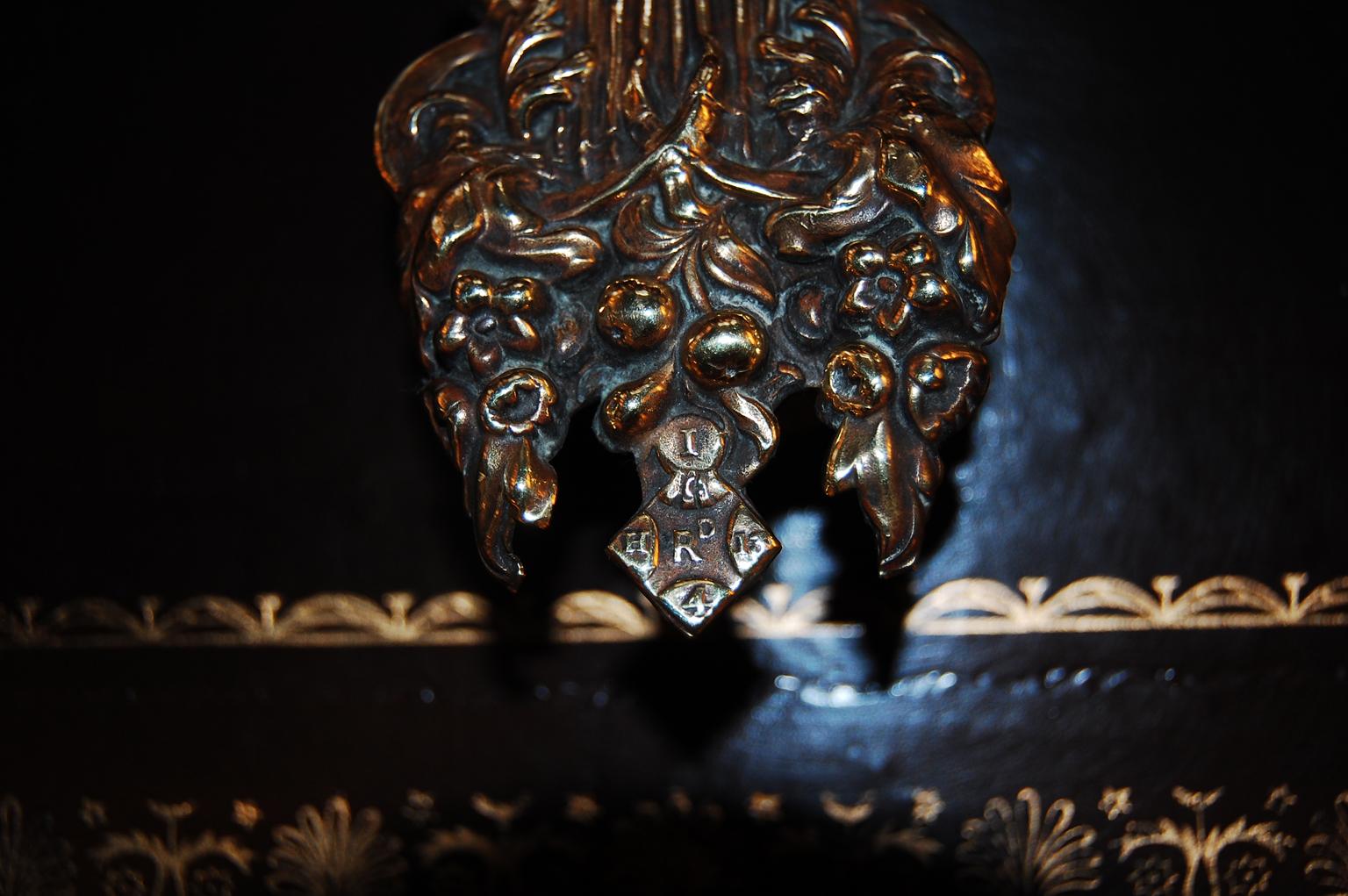 English Mid 19th Century Large Brass Wheatsheaf Paperclip by Whitehouse & Sons In Good Condition In Wells, ME