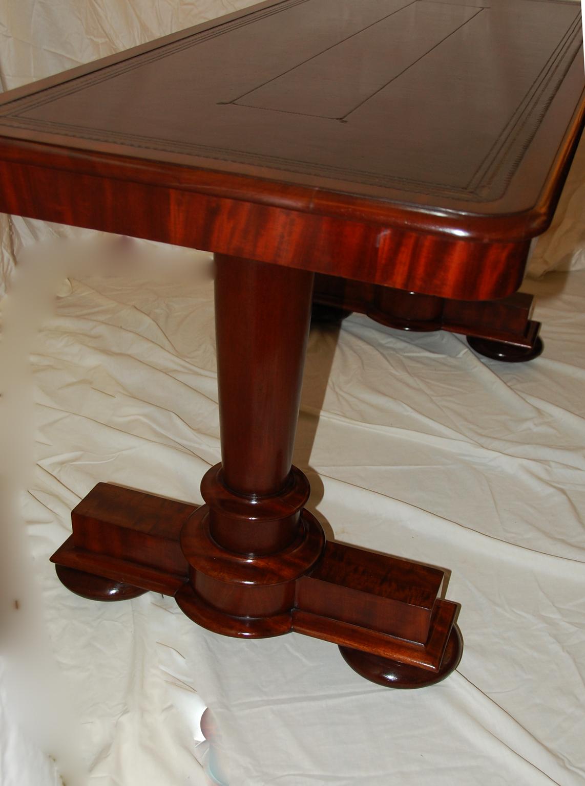 English Mid-19th Century Mahogany Writing, Library or Sofa Table Pedestal Ends For Sale 1