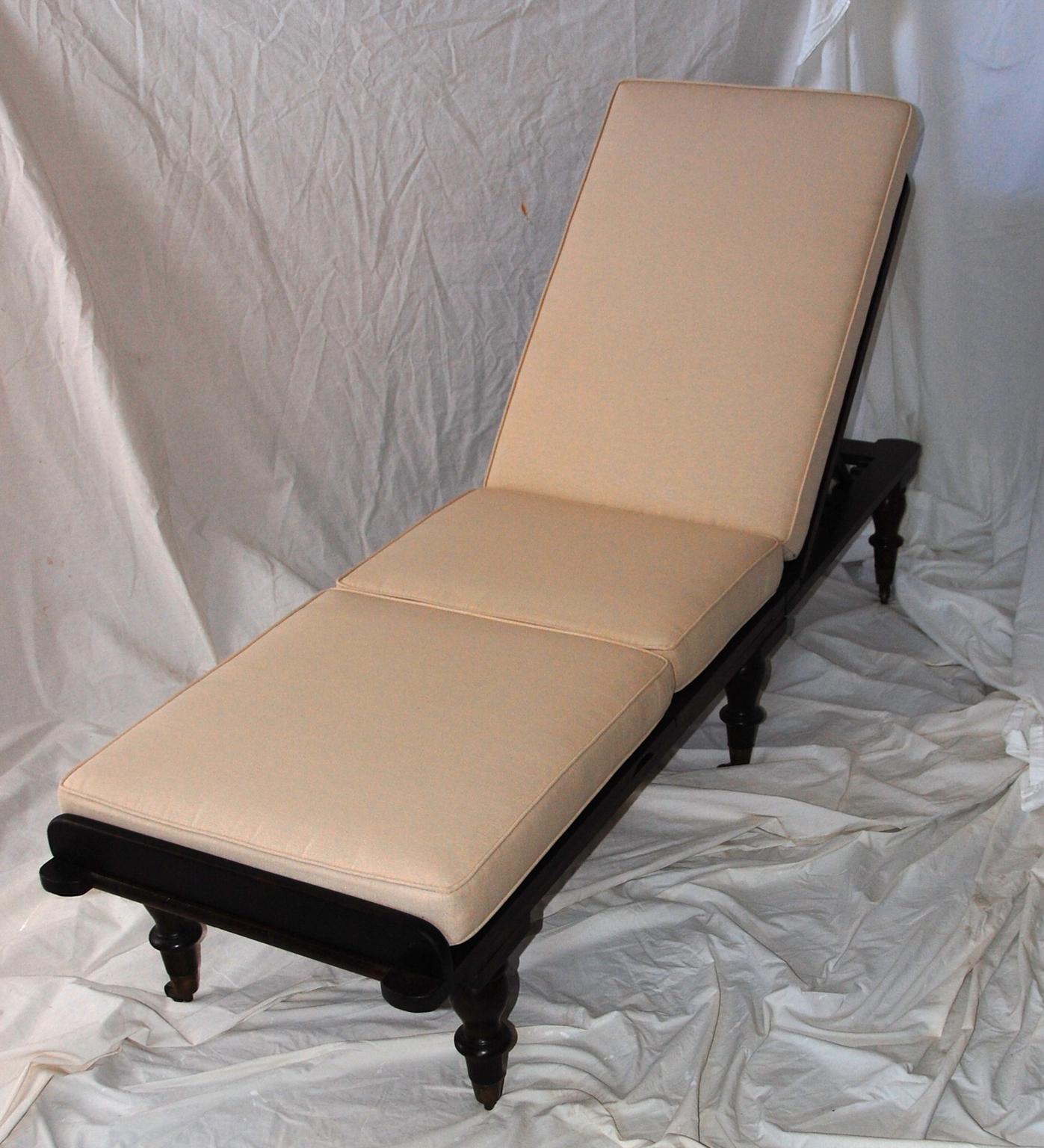 English Mid-19th Century Military Campaign Folding Chaise Lounge 4