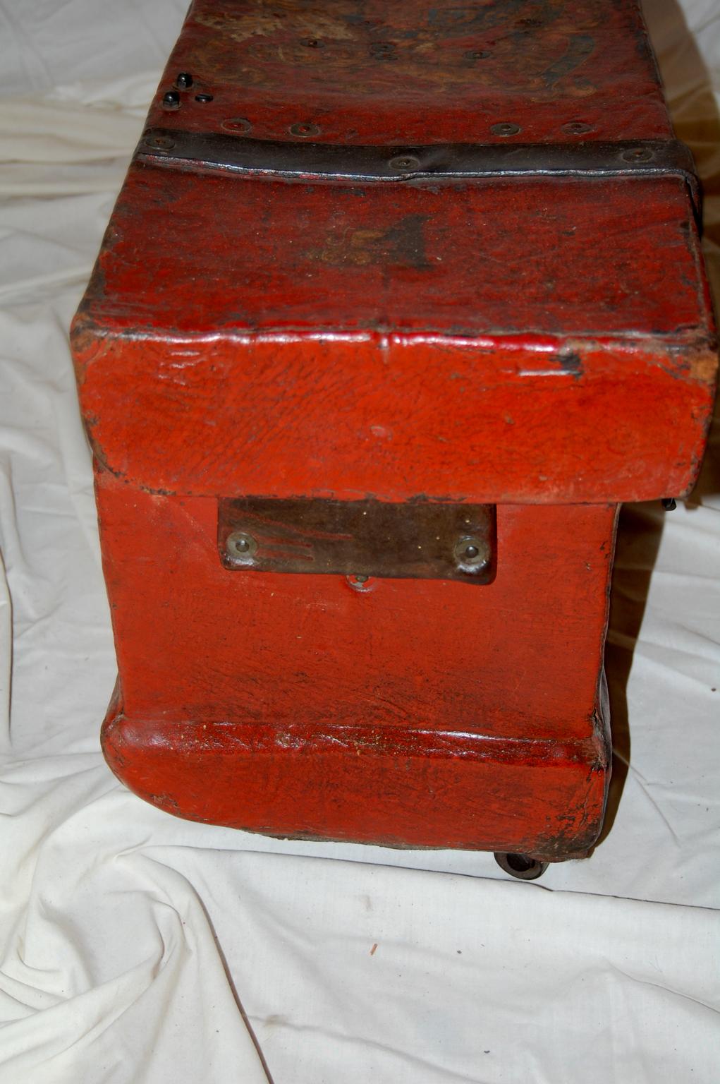 English Mid-19th Century Military Munitions Box with Royal Mottos, Coat of Arms For Sale 2