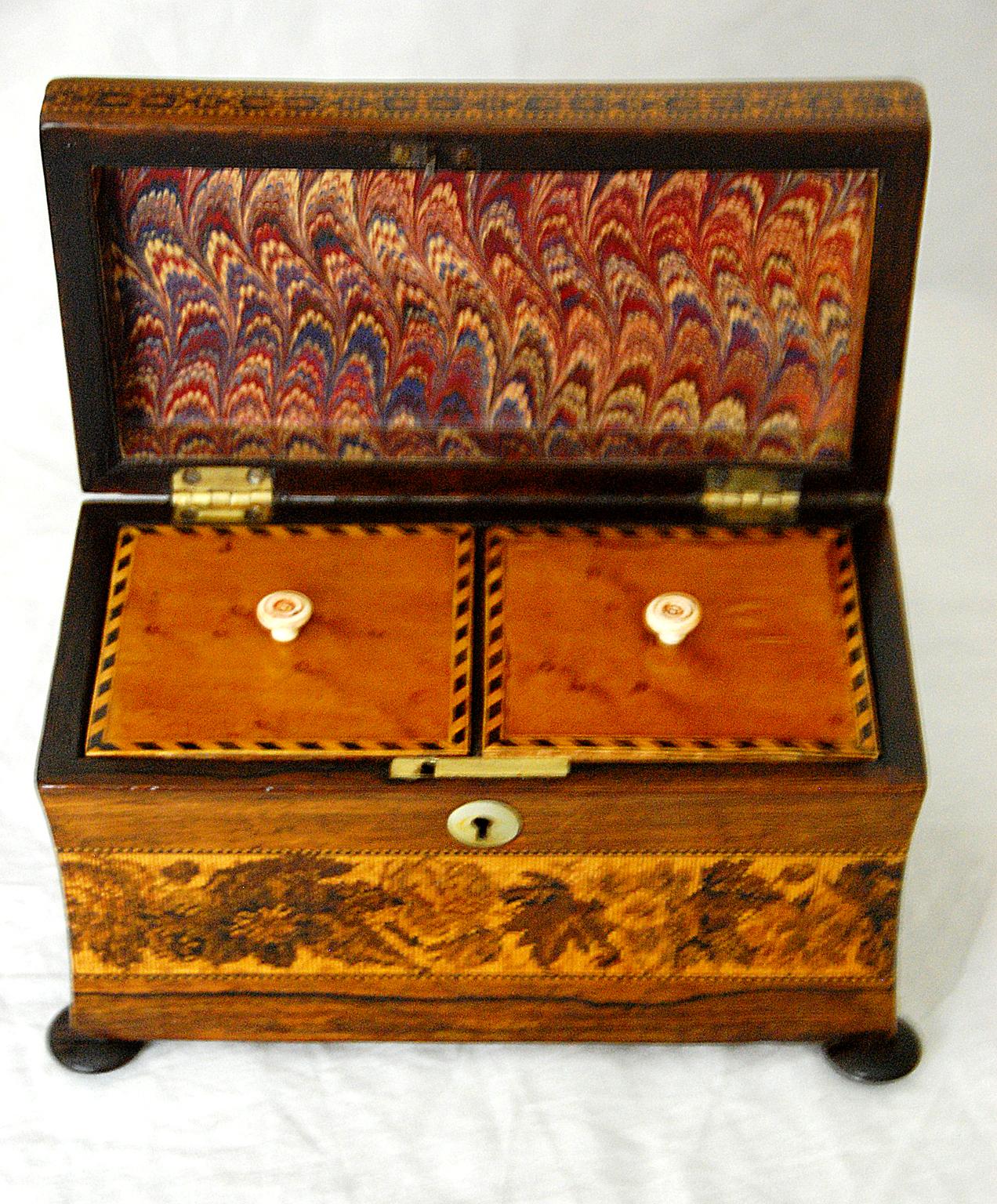 English Mid 19th Century Rosewood Tunbridge Inlaid Teacaddy with Deer and Fawn In Good Condition In Wells, ME