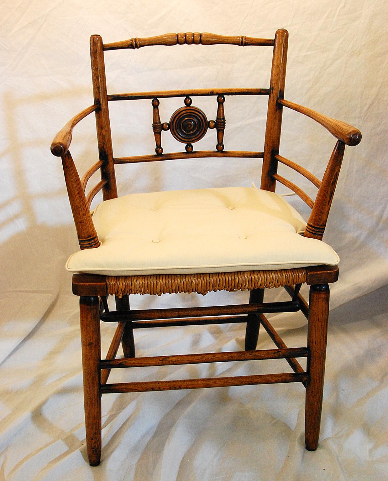 English Mid-19th Century Set of Eight Sussex Elm Rush Seated Dining Chairs In Good Condition In Wells, ME