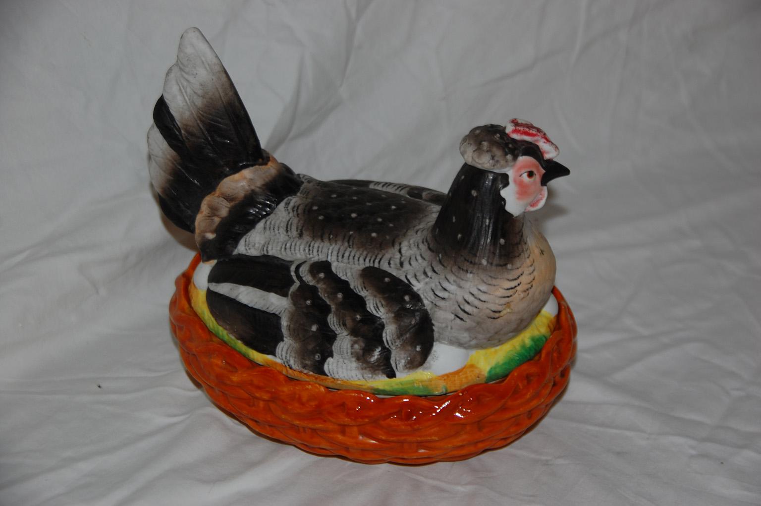English Mid 19th Century Staffordshire Chicken on a Basket with Five Eggs In Good Condition In Wells, ME