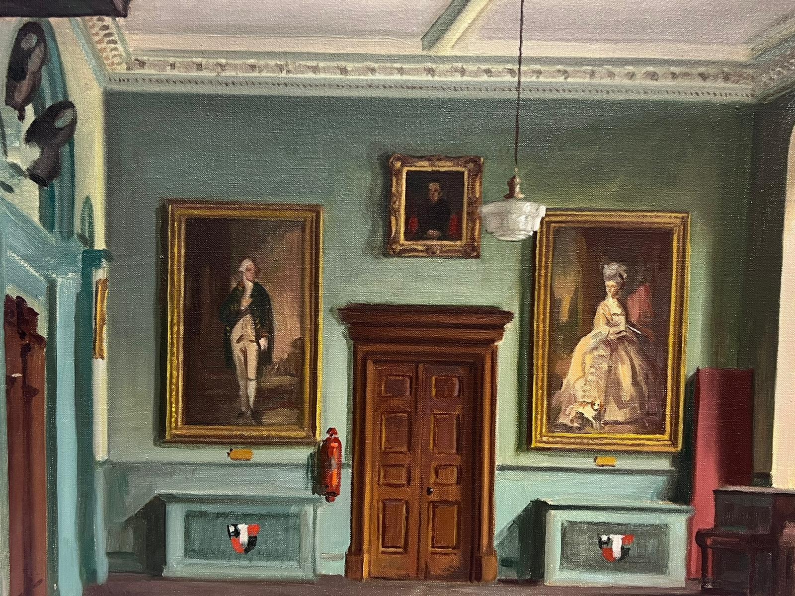 Feine 1950's Englisch Öl Grand Interior Room Scene Ancestral Portraits unterzeichnet  (Moderne), Painting, von English mid 20th