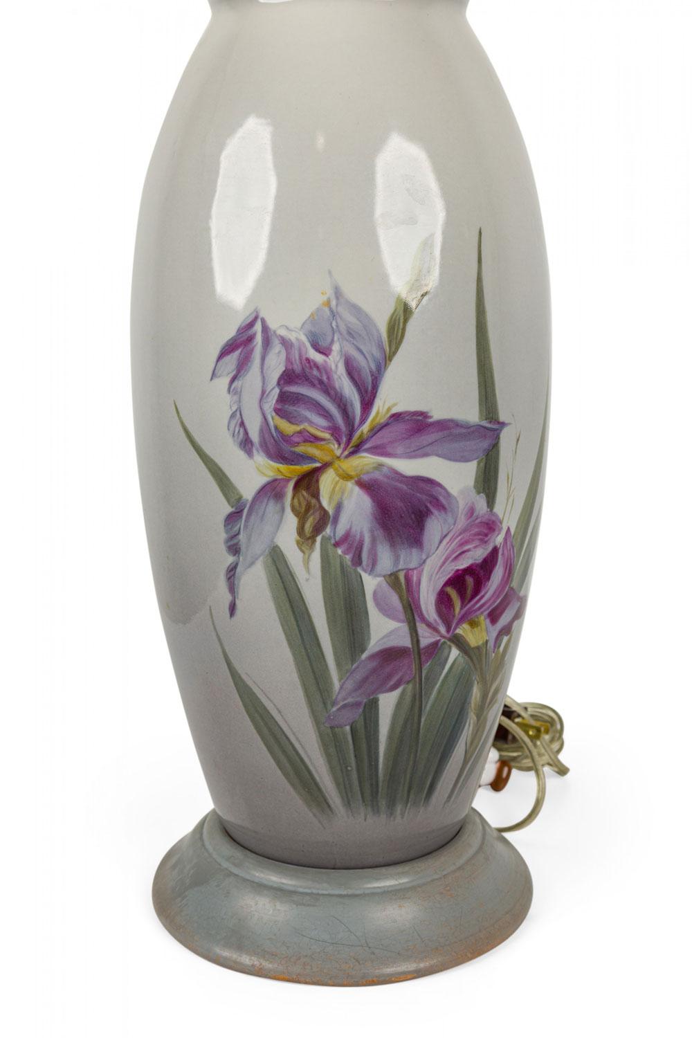 English Mid-Century Ceramic Purple Iris Design Tall Table Lamp im Angebot 1