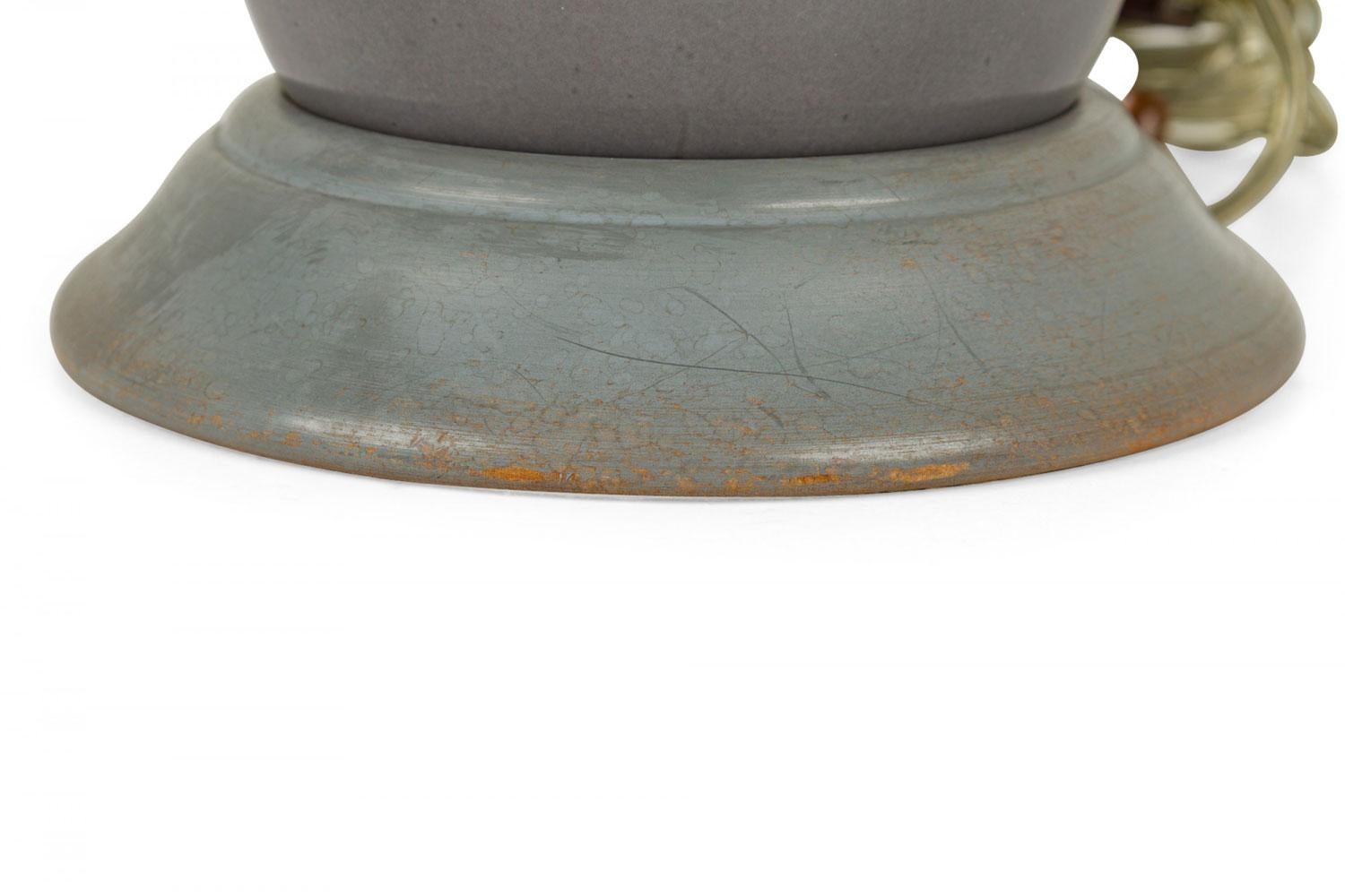 English Mid-Century Ceramic Purple Iris Design Tall Table Lamp im Angebot 2