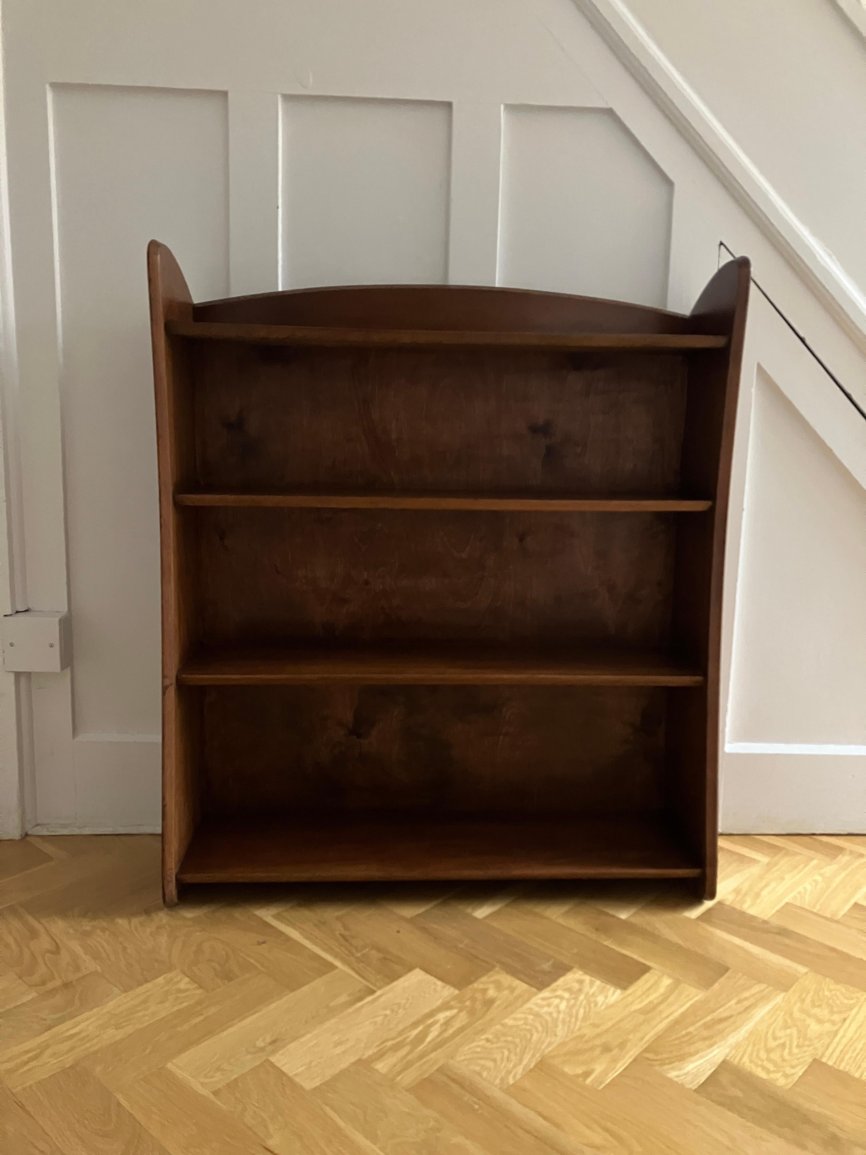 Englisches, geschwungenes, freistehendes Bücherregal aus Teakholz, Mitte des Jahrhunderts, von Remploy im Angebot 4