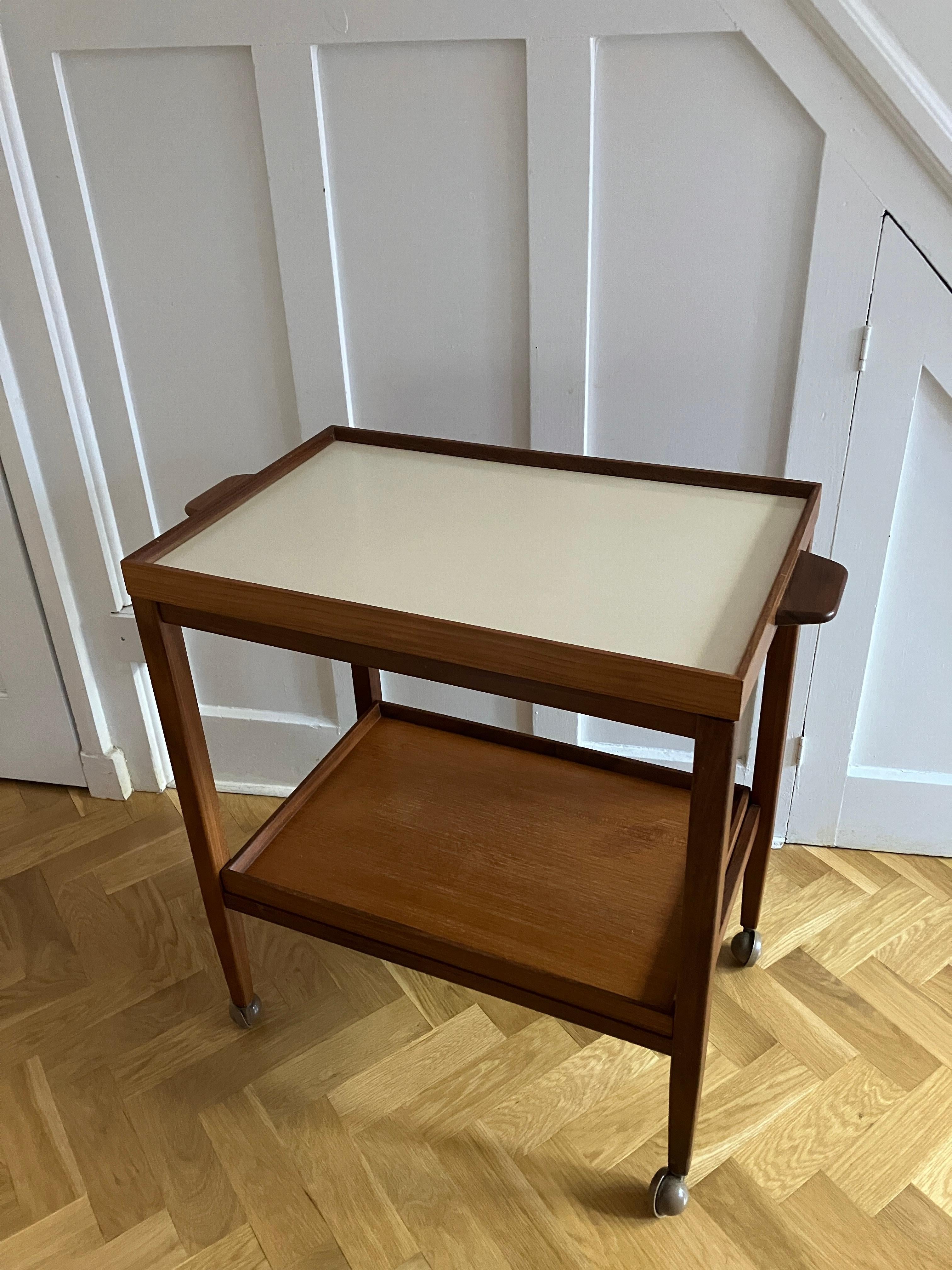English Mid-Century Drinks Trolley in Teak For Sale 7