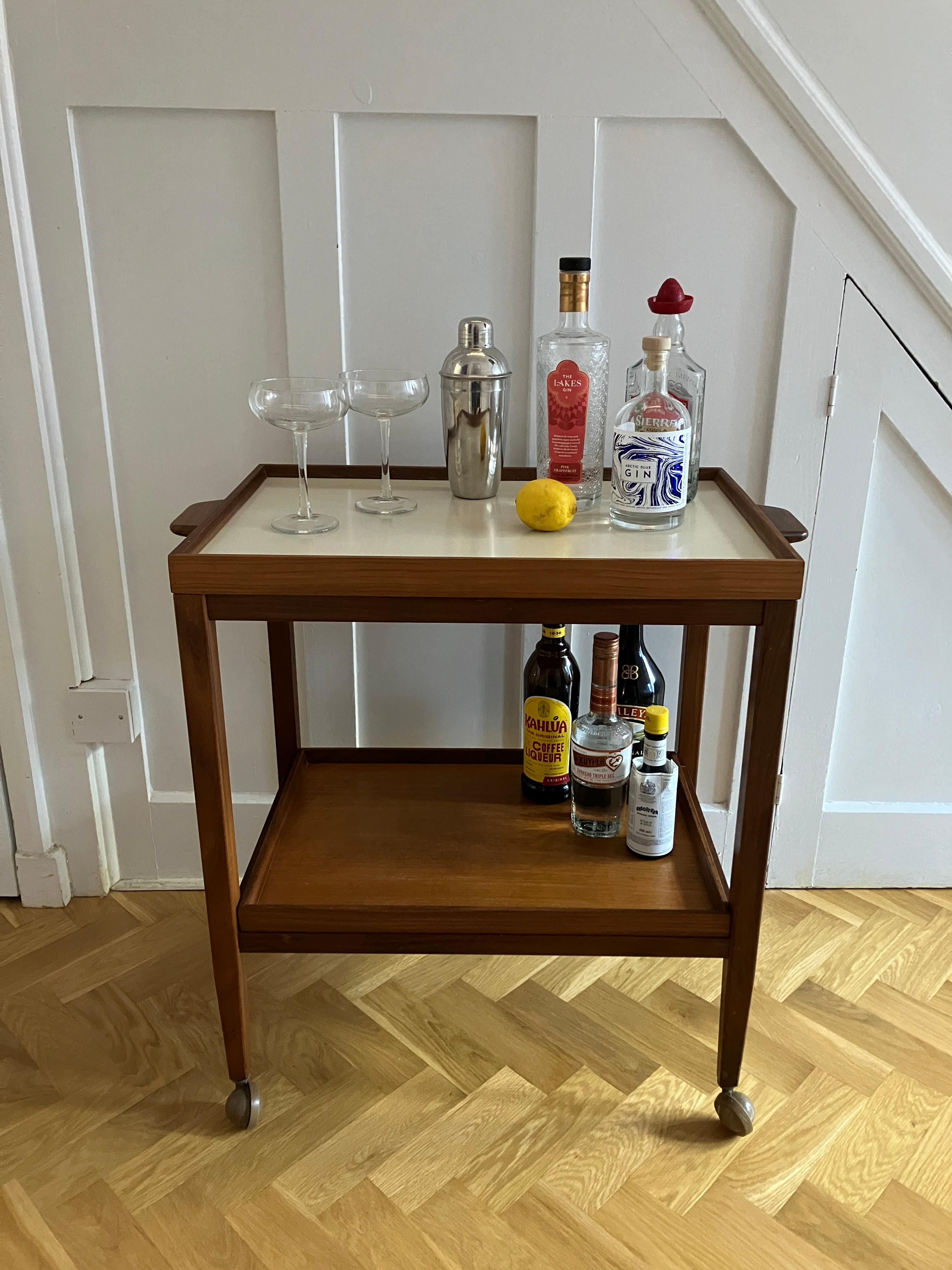 English Mid-Century Drinks Trolley in Teak For Sale 3