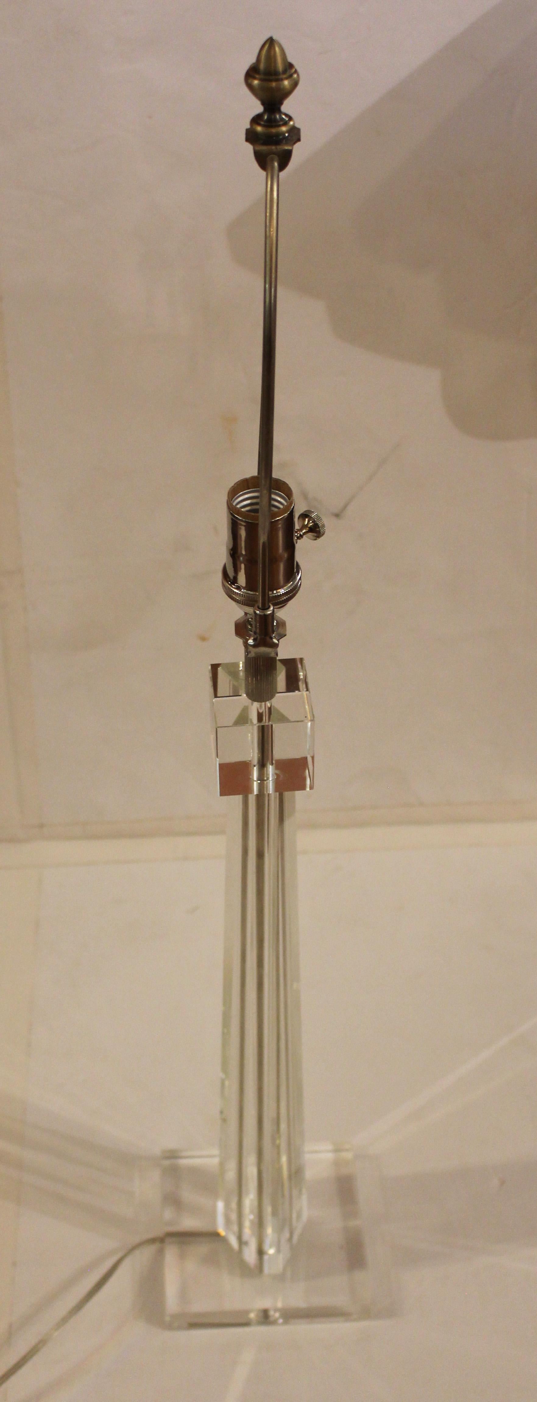 English Mid-Century Modern Crystal Table Lamp In Good Condition For Sale In Chapel Hill, NC