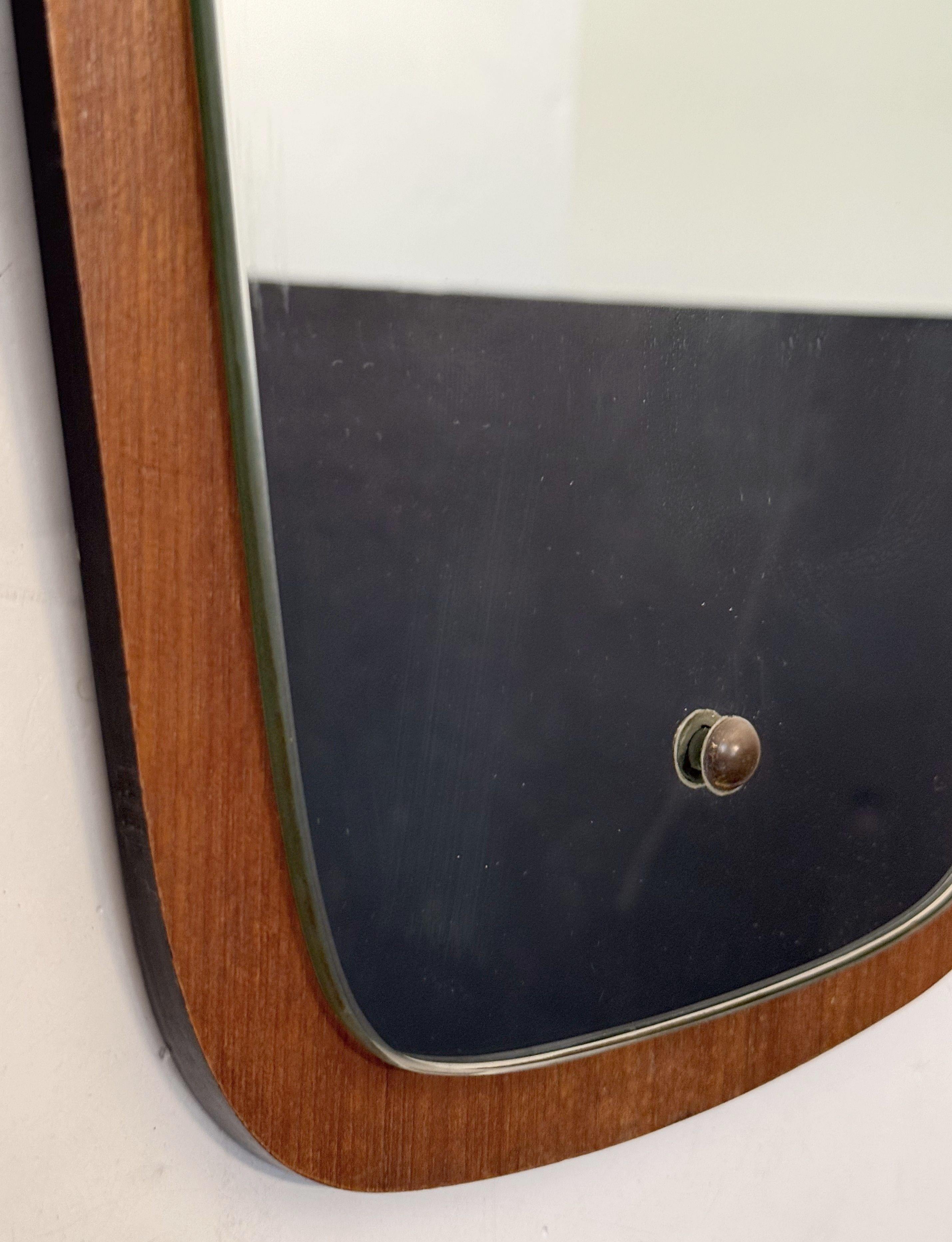 Verre Miroir anglais moderne du milieu du siècle en teck (H 23 x L 11 1/8) en vente