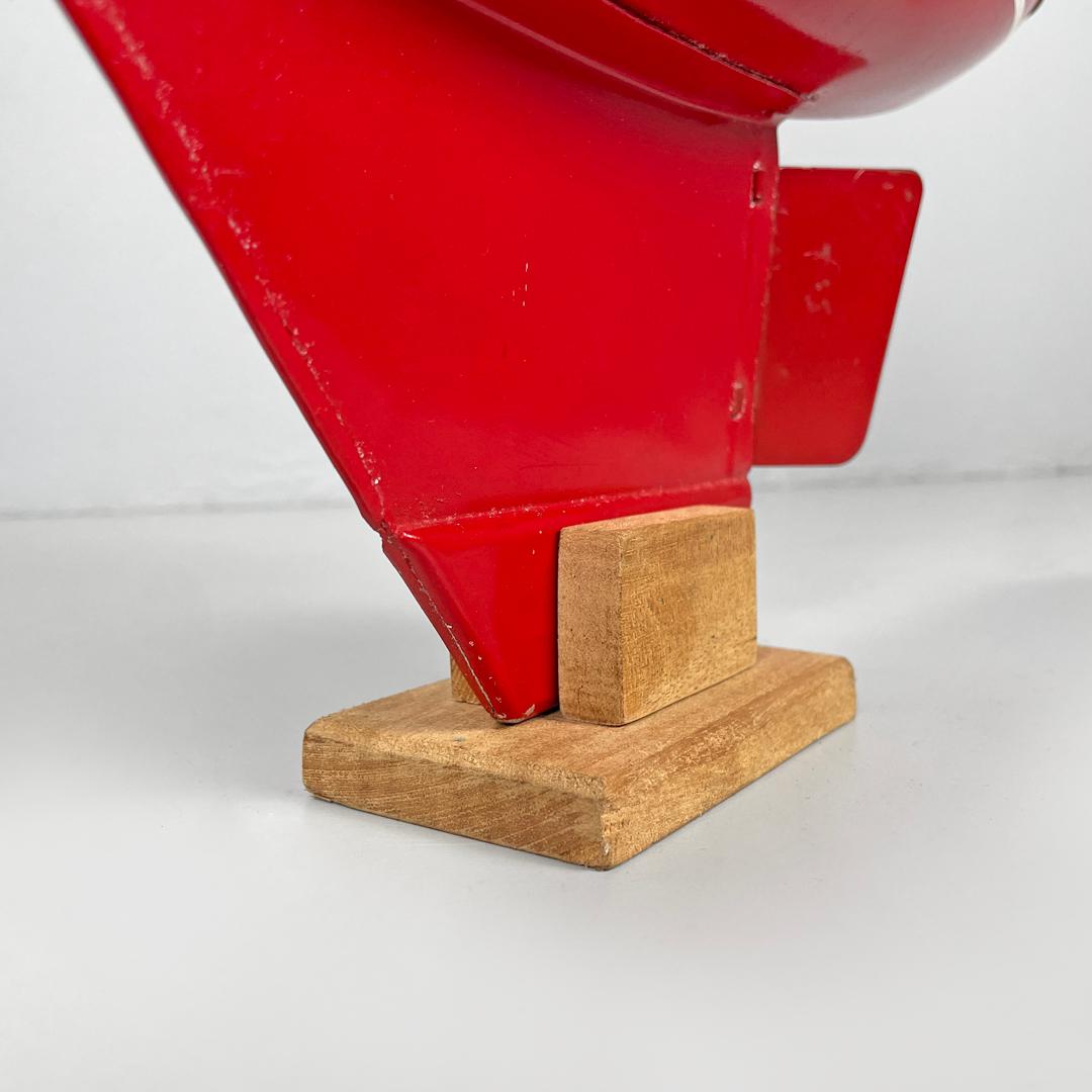 English mid-century modern red sailing boat model by Star Yacht Birkenhead 1960s For Sale 11