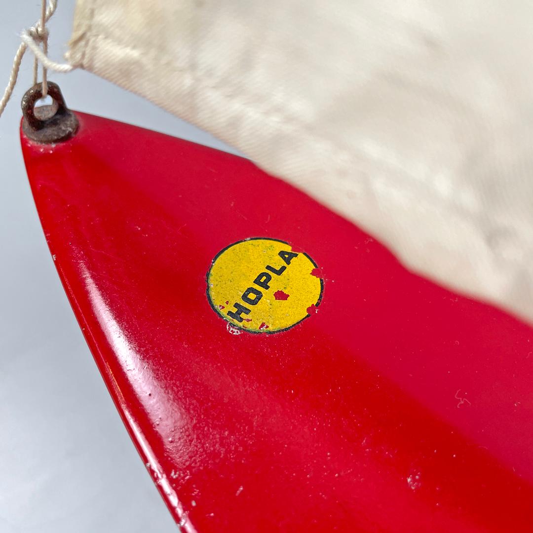 English mid-century modern red sailing boat model by Star Yacht Birkenhead 1960s For Sale 14