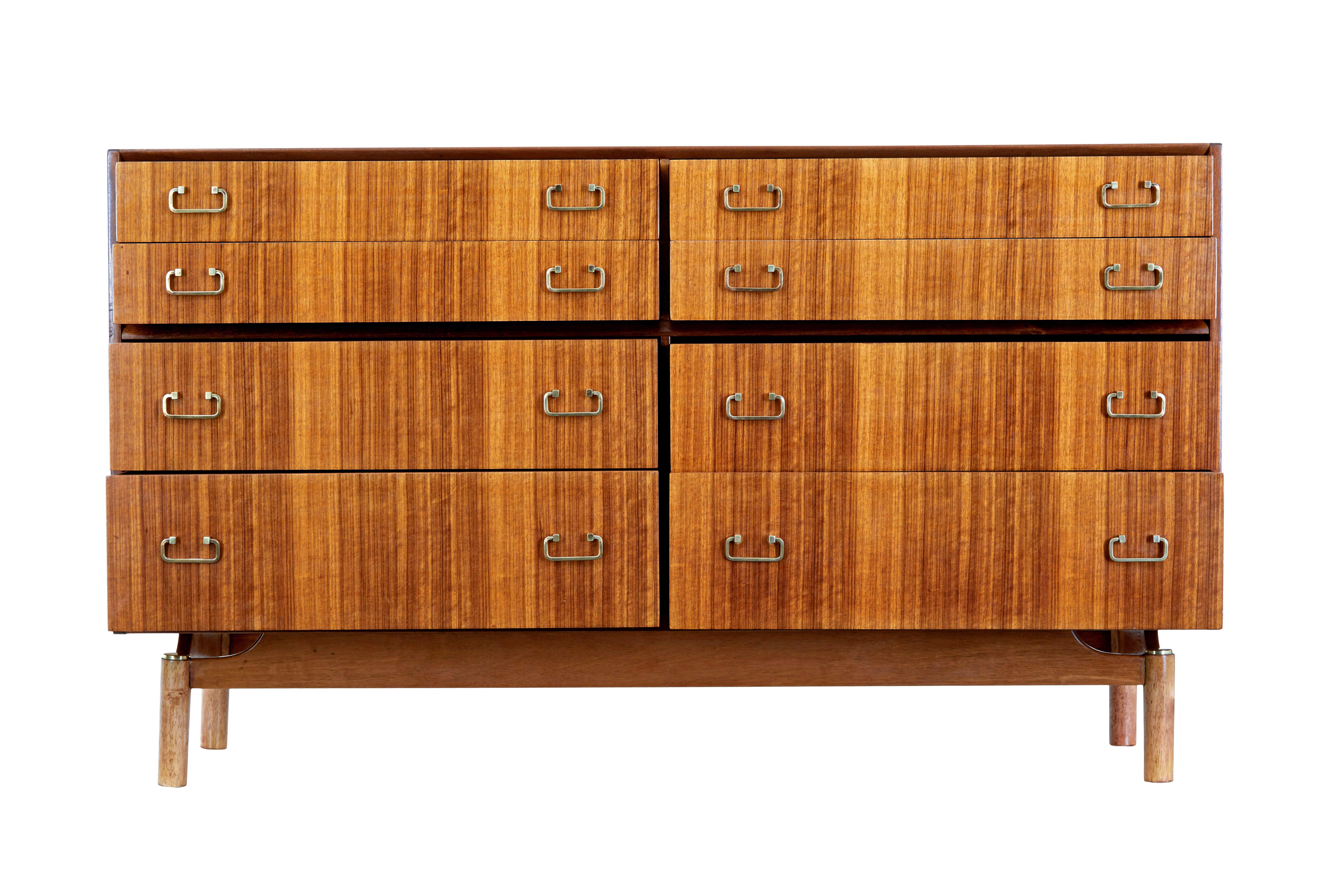 Inglese Credenza inglese in teak della metà del secolo scorso in vendita