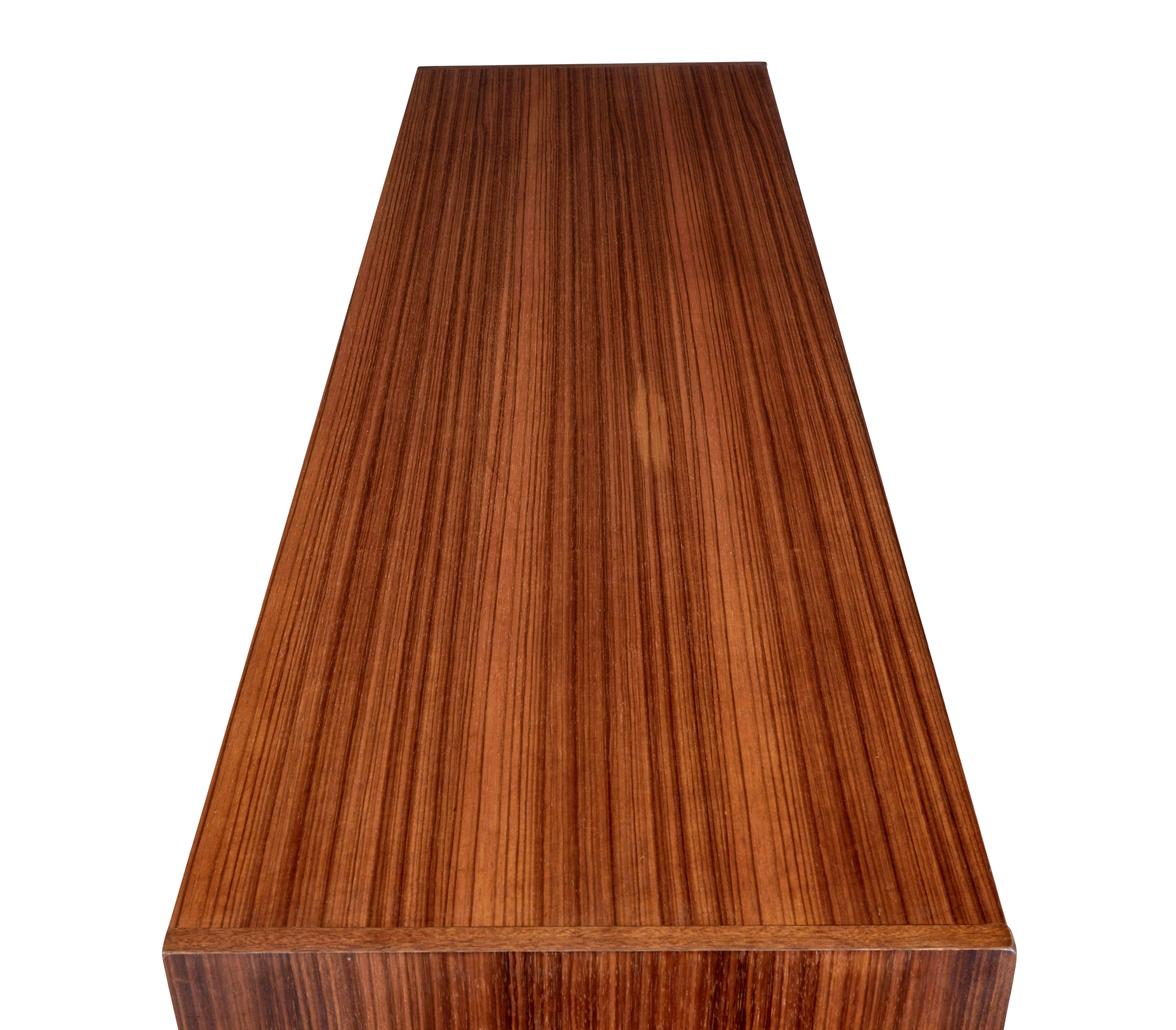 Englisches Sideboard aus Teakholz aus der Mitte des Jahrhunderts 2