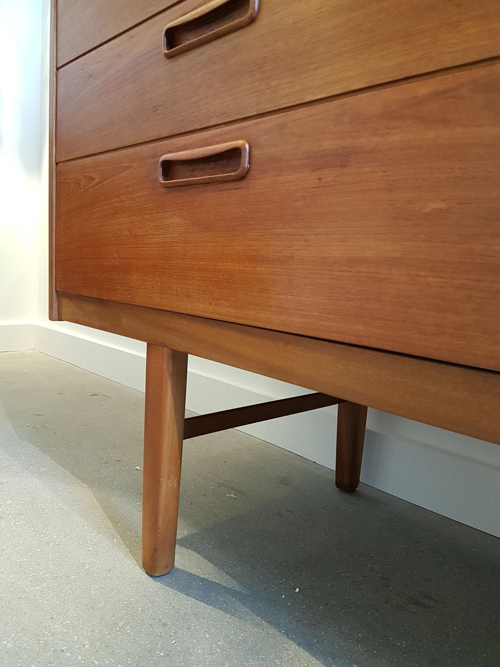 English Mid-Century Modern large Teak Sideboard, Stamped Nathan, 1960s 1