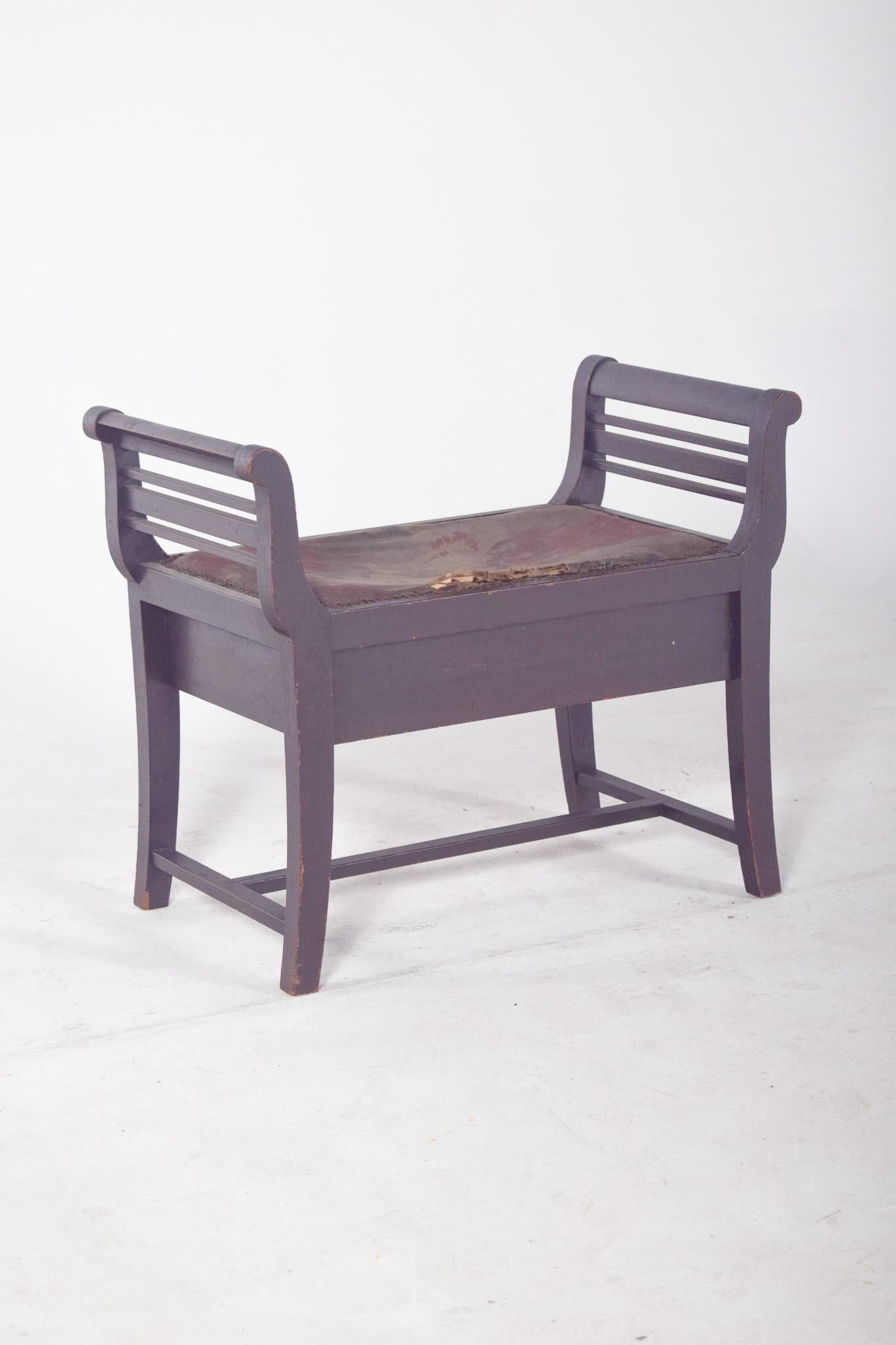 Tabouret anglais du milieu du siècle avec tiroir en vente 2