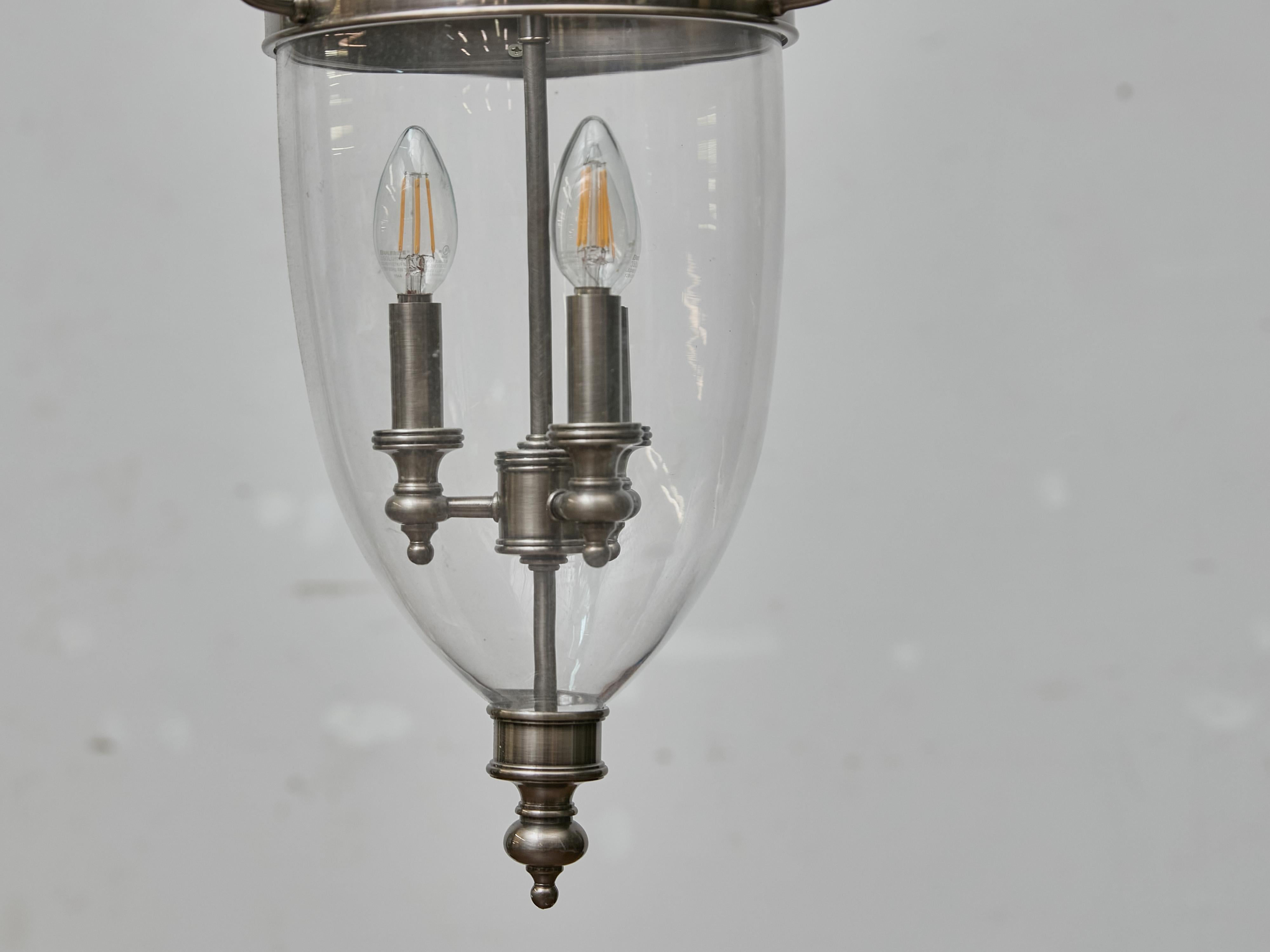 Englische Nickel-Glockenlaterne aus der Jahrhundertmitte mit Glas-Dome und drei Lights im Angebot 4