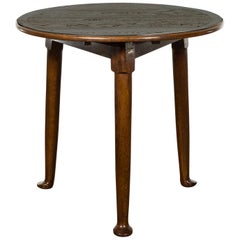 English Midcentury Oak Side Table with Round Top, Cylindrical Legs and Pad Feet