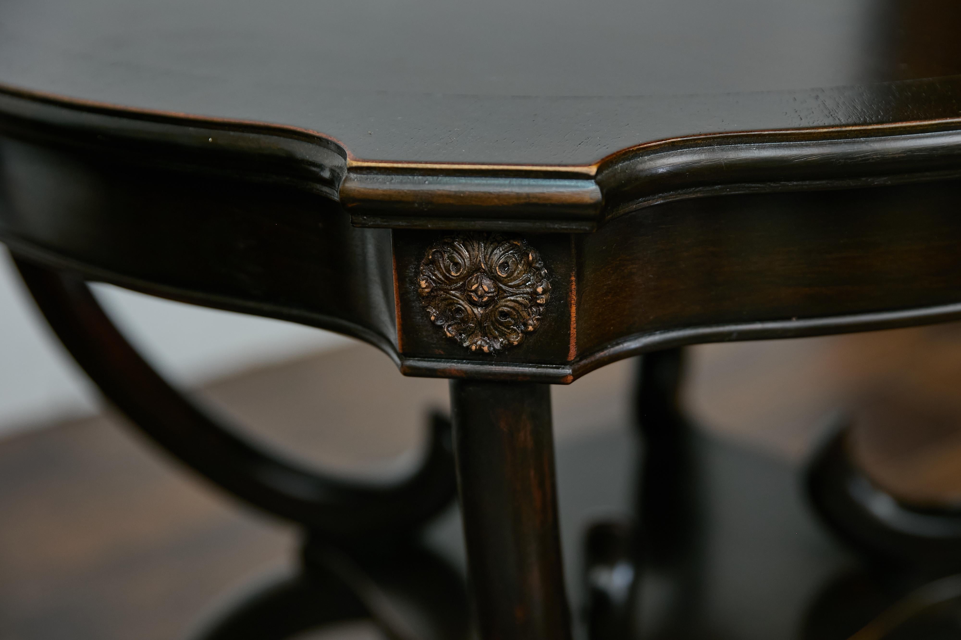 English Midcentury Period Dark Lacquered Side Tables with Neoclassical Accents For Sale 3