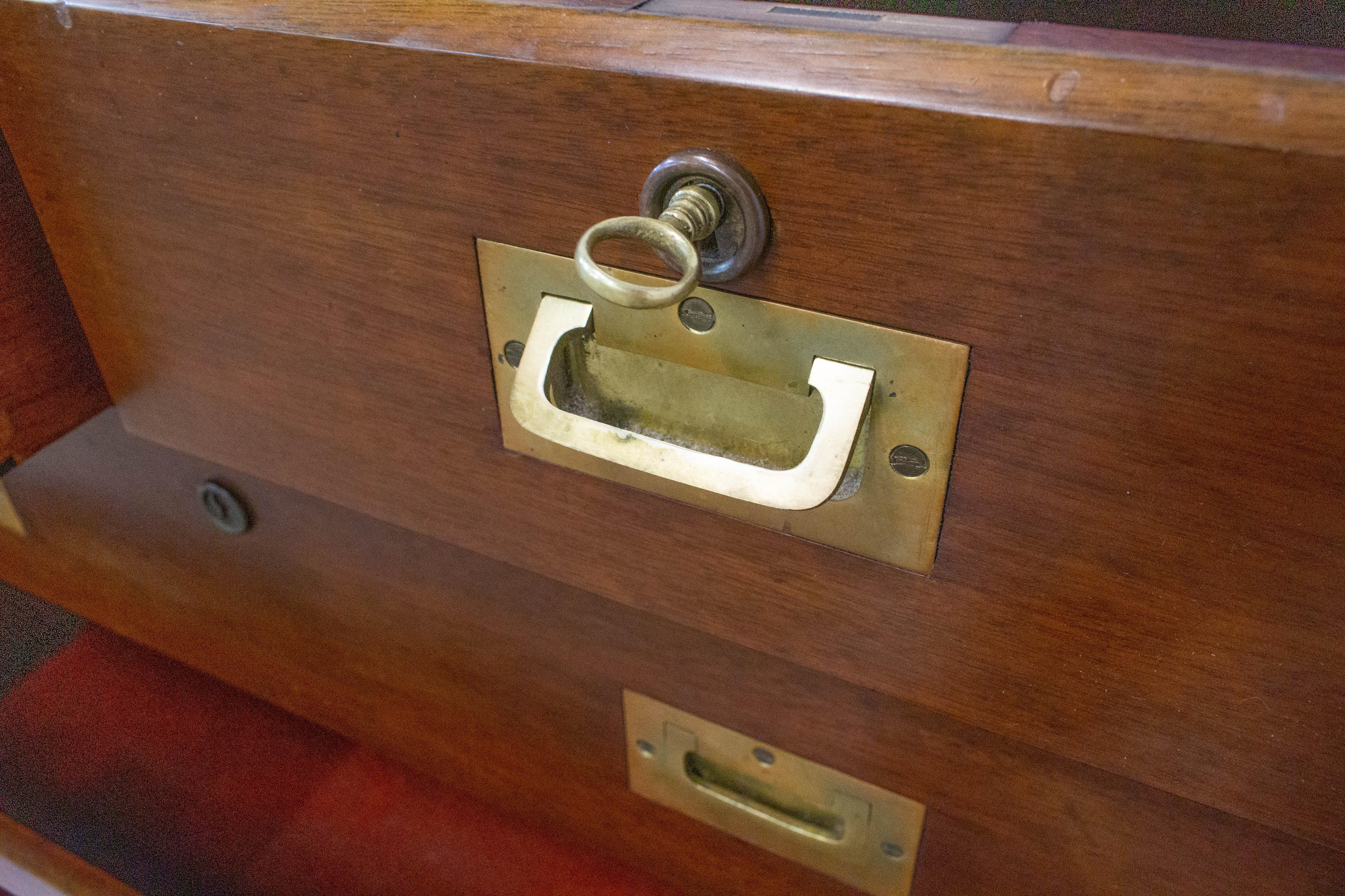 English Military Campaign Style Chest of Drawers Exotic Wood Early 20th Century For Sale 3