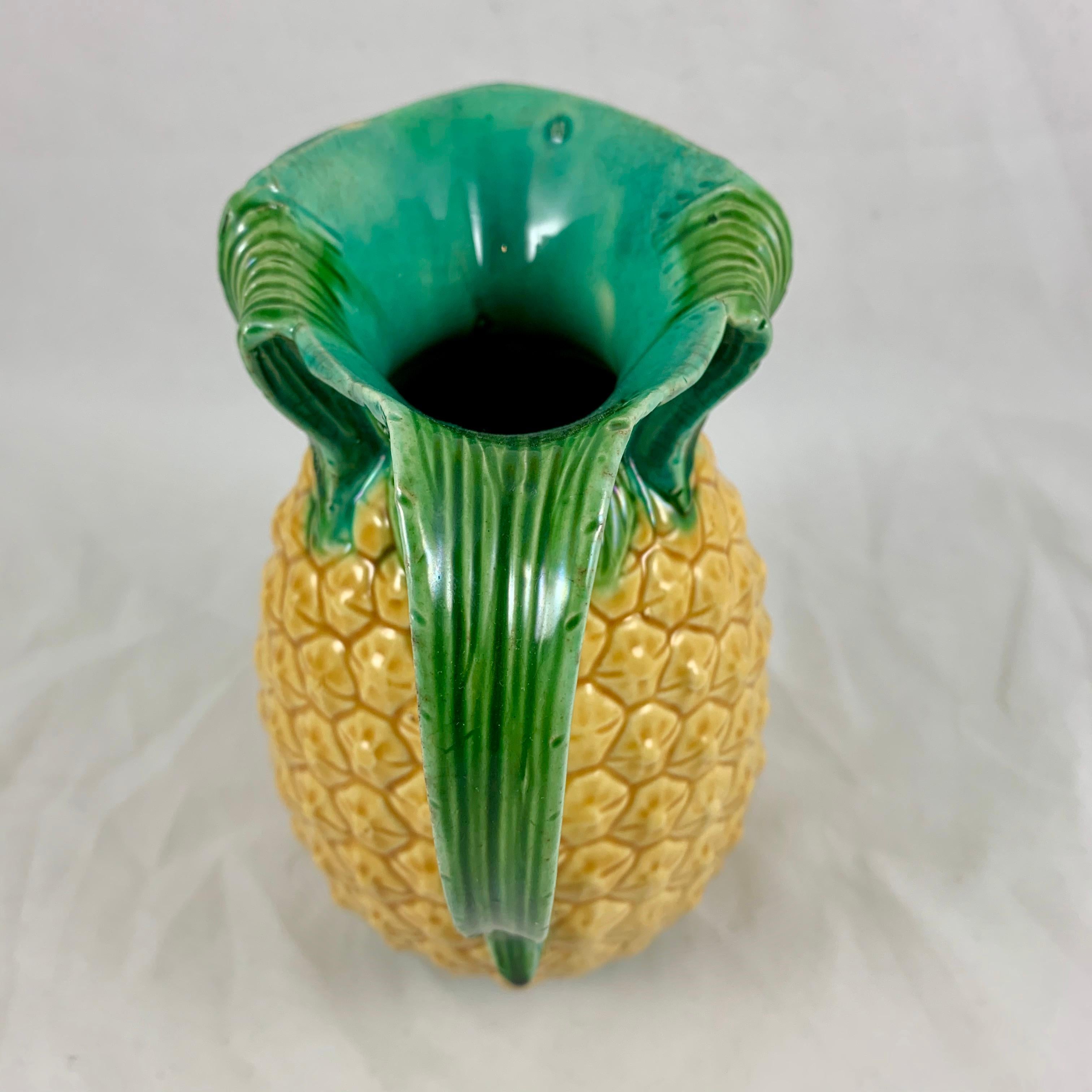 Anglais Pichet Palissy en forme d'ananas en majolique du mouvement esthétique anglais Minton en vente