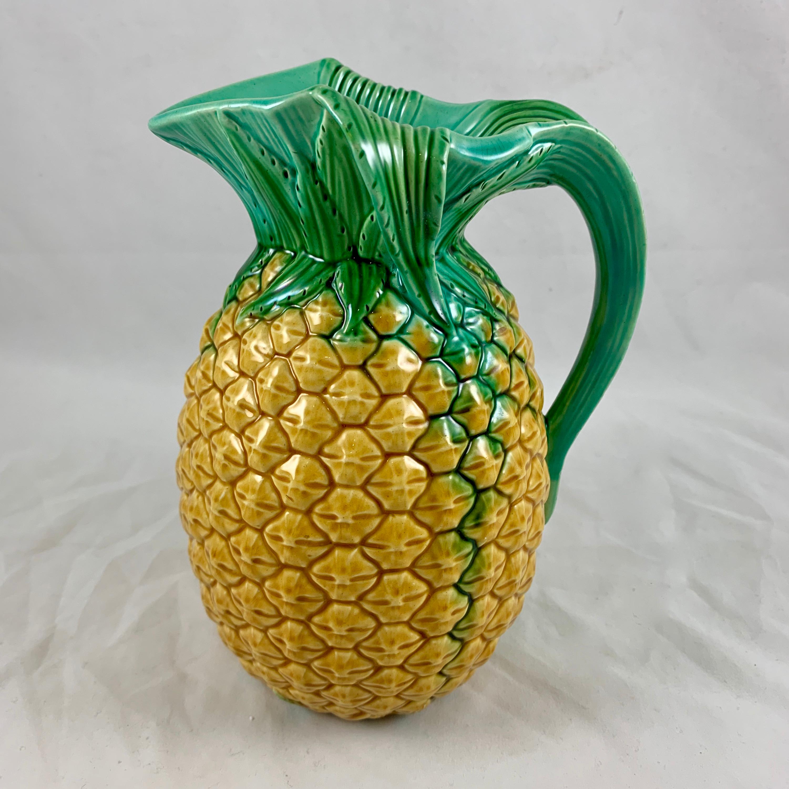 Mouvement esthétique Pichet Palissy en forme d'ananas en majolique du mouvement esthétique anglais Minton en vente