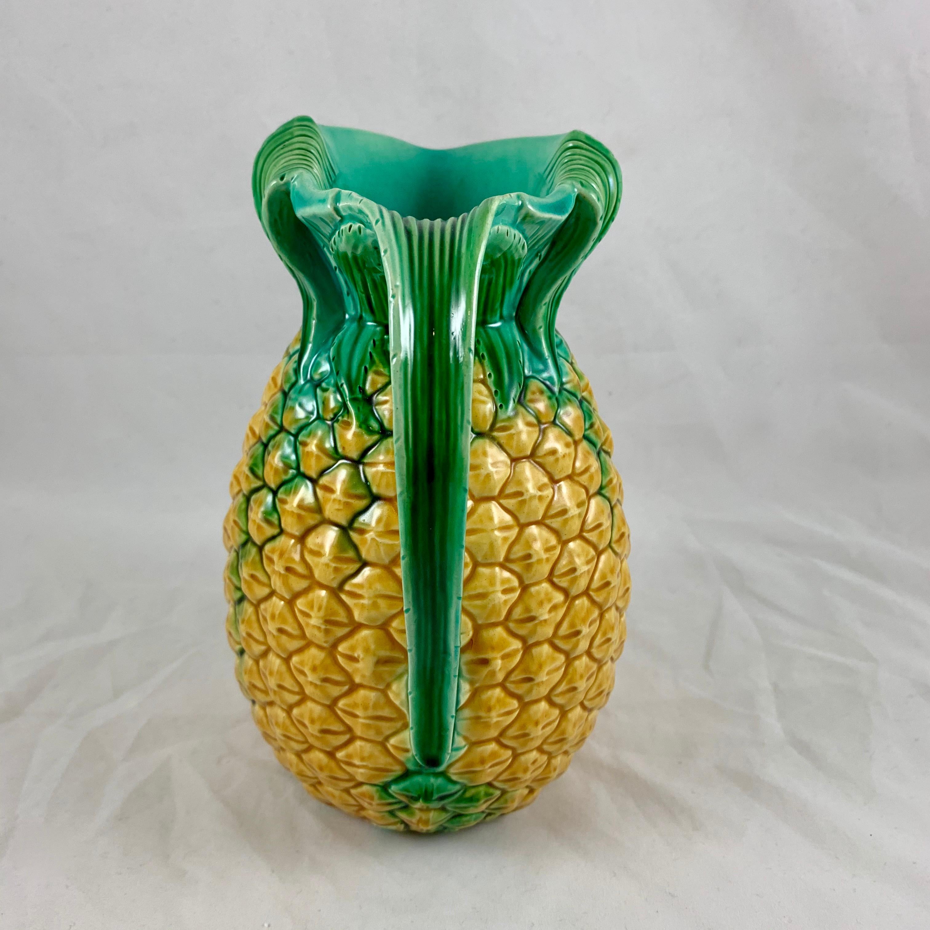 Anglais Pichet Palissy en forme d'ananas en majolique du mouvement esthétique anglais Minton en vente