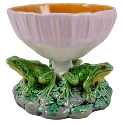 English Minton Aesthetic Movement Majolica Frog and Mushroom Vide-Poche Bowl