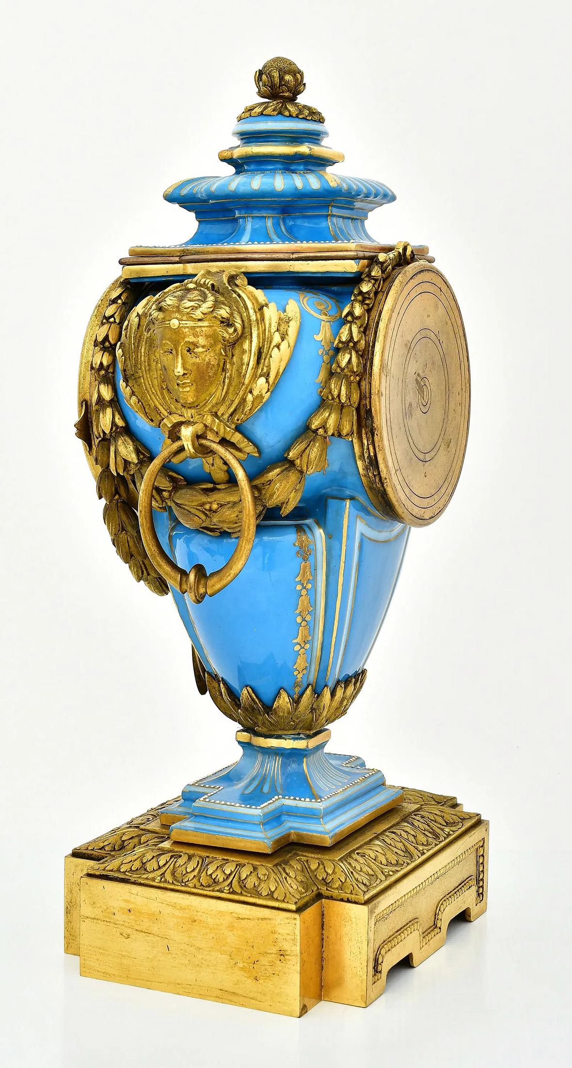 English Minton Gilt Bronze & Bleu Céleste Jeweled Porcelain Garniture Clock Set In Good Condition For Sale In New York, NY