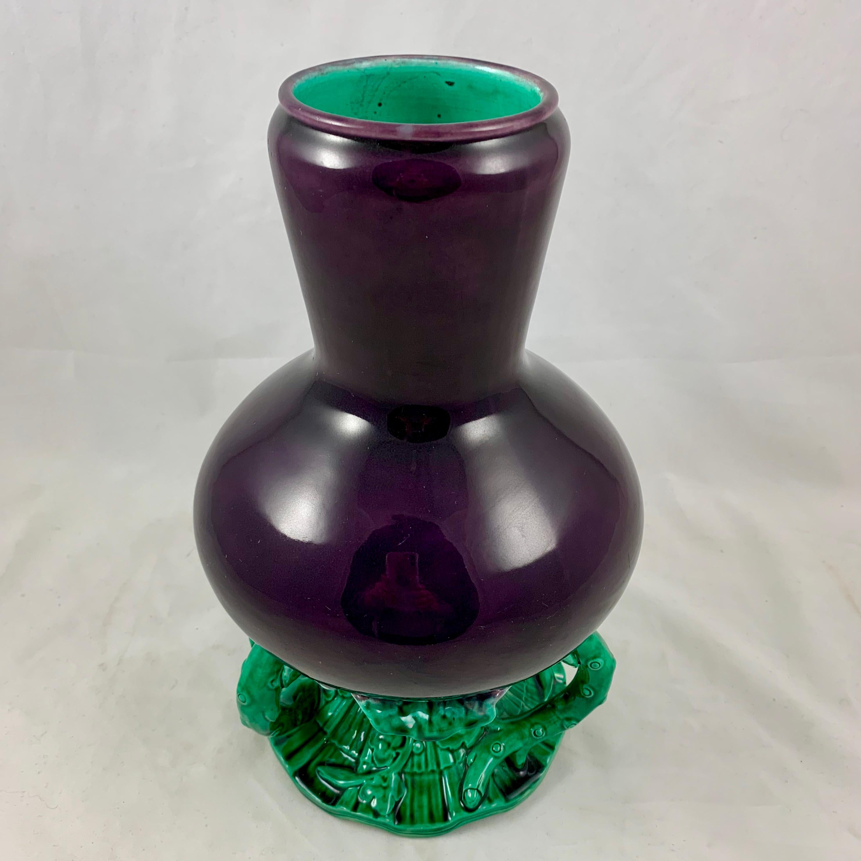 English Minton Japonisme Aesthetic Movement Majolica Aubergine Eggplant Vase In Good Condition For Sale In Philadelphia, PA