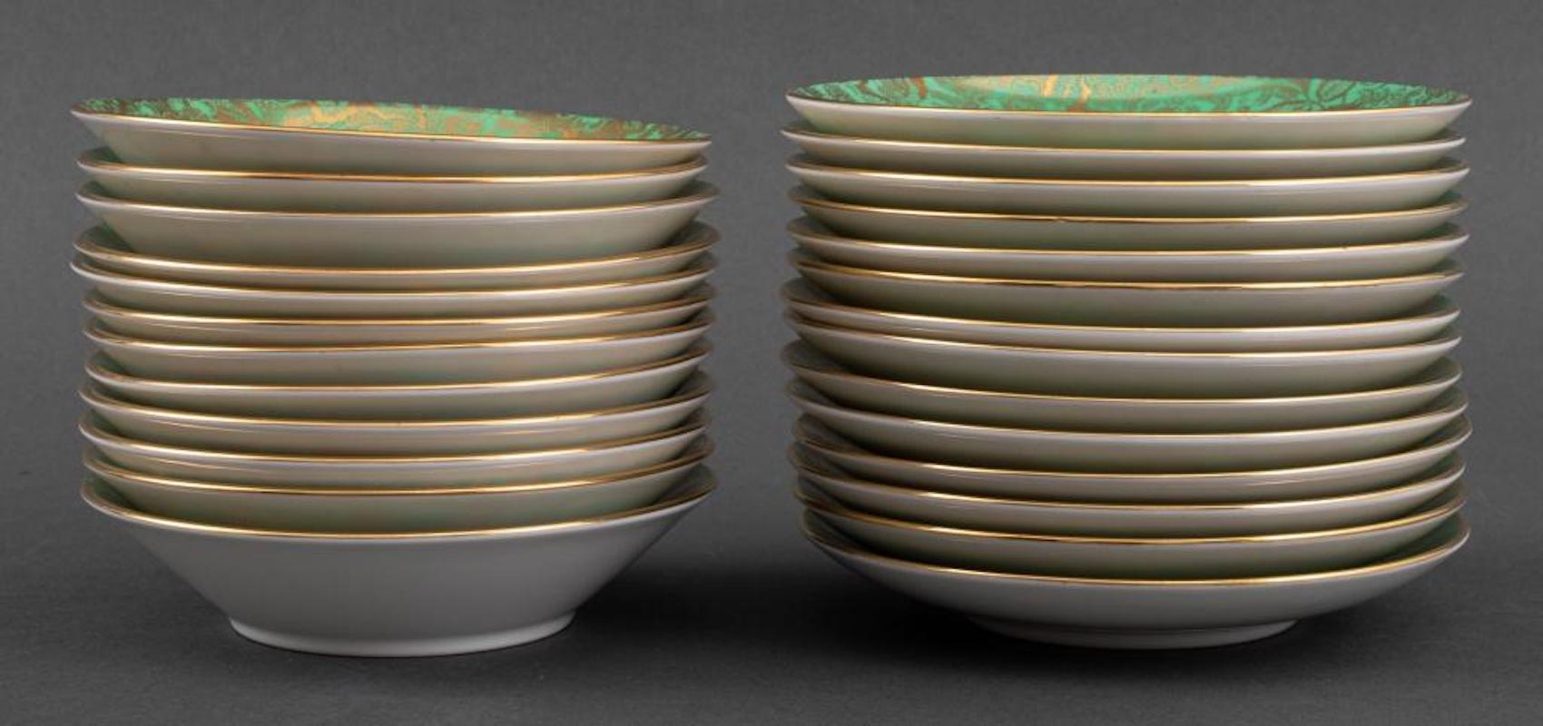 20th Century English Minton Porcelain Tableware Dinner Service / Twelve People For Sale