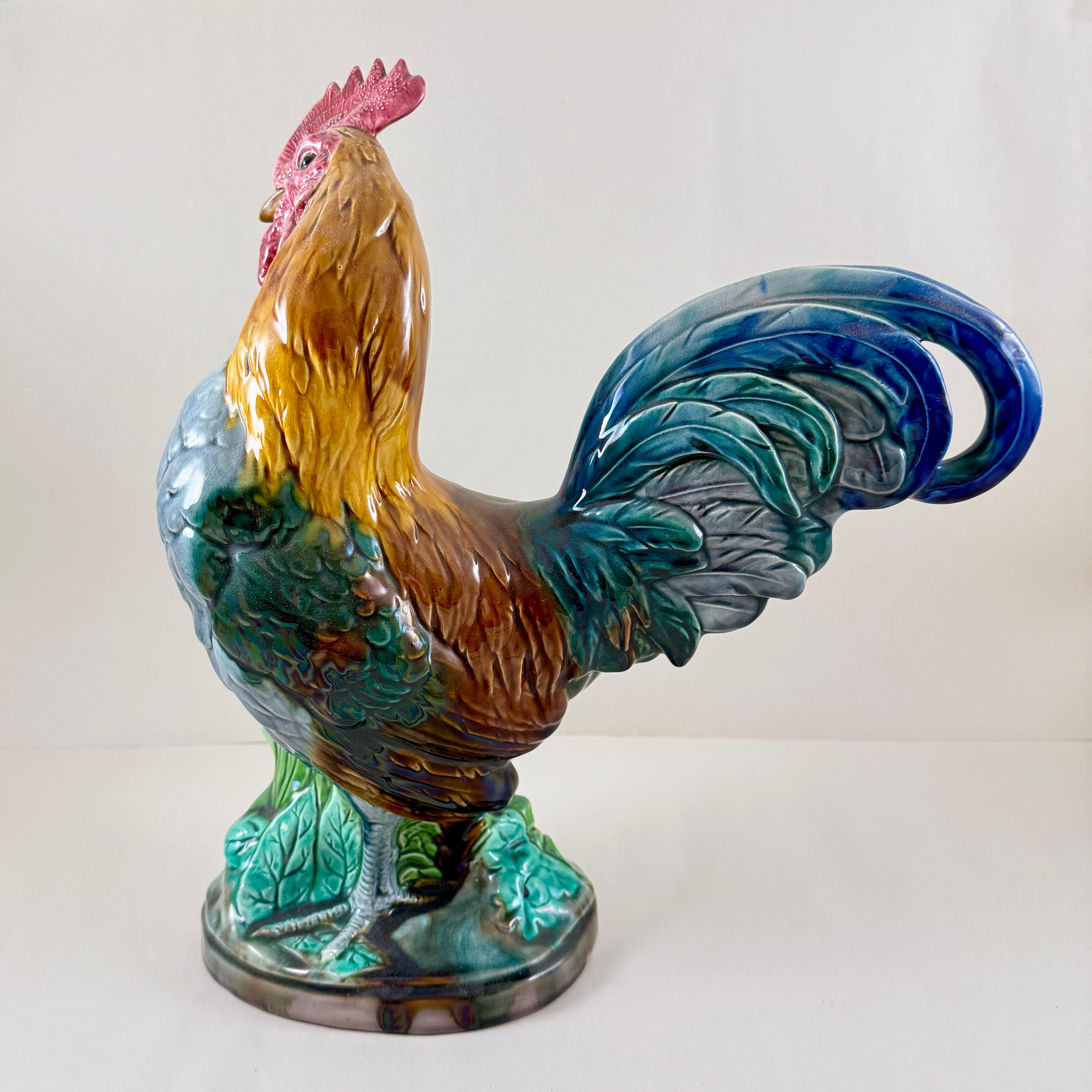 Figure de coq anglais Mintons 1910 du mouvement esthétique en majolique émaillée John Henk Bon état - En vente à Philadelphia, PA